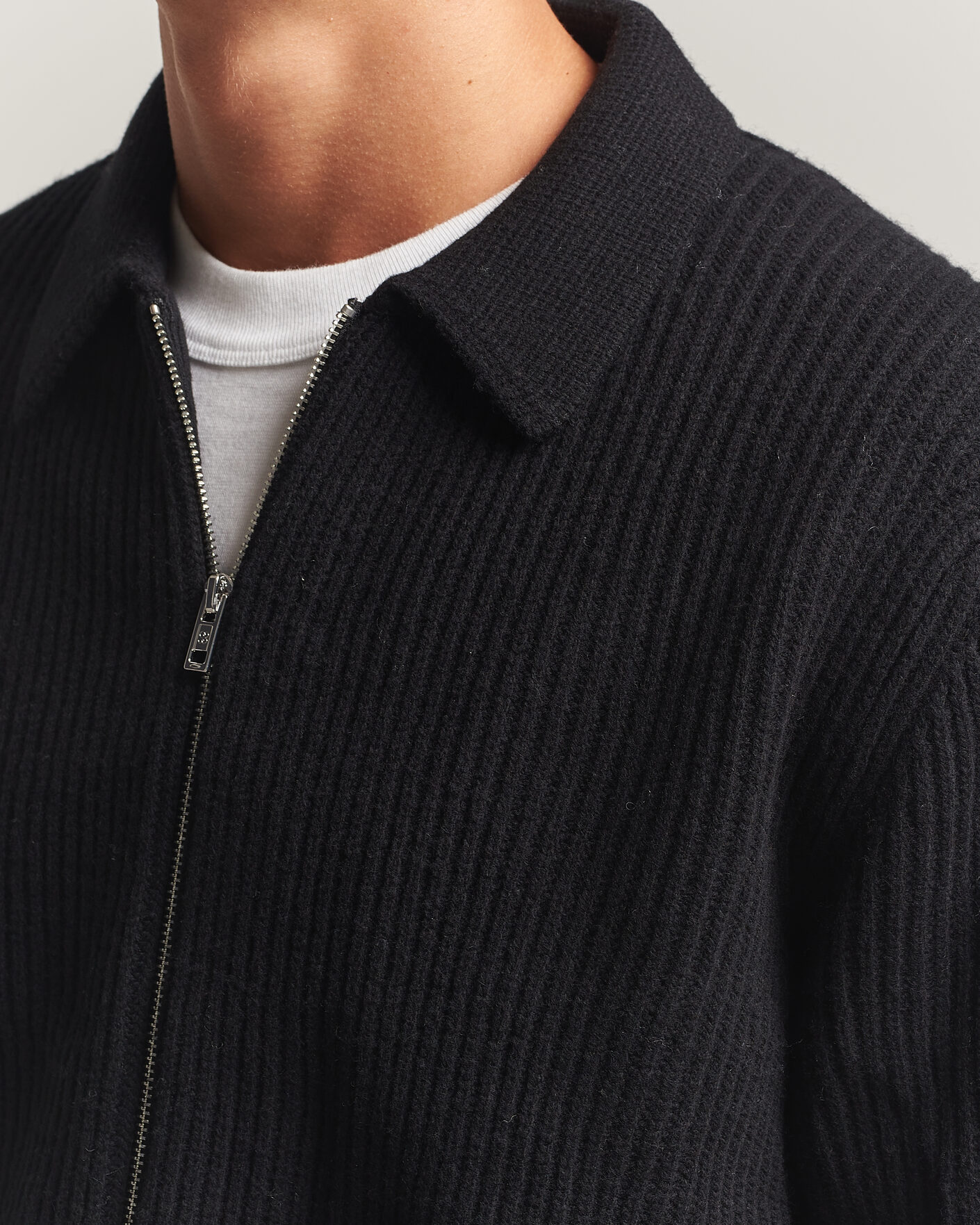 Mies | Puserot | Filippa K | Ribbed Wool Knitted Full Zip Black