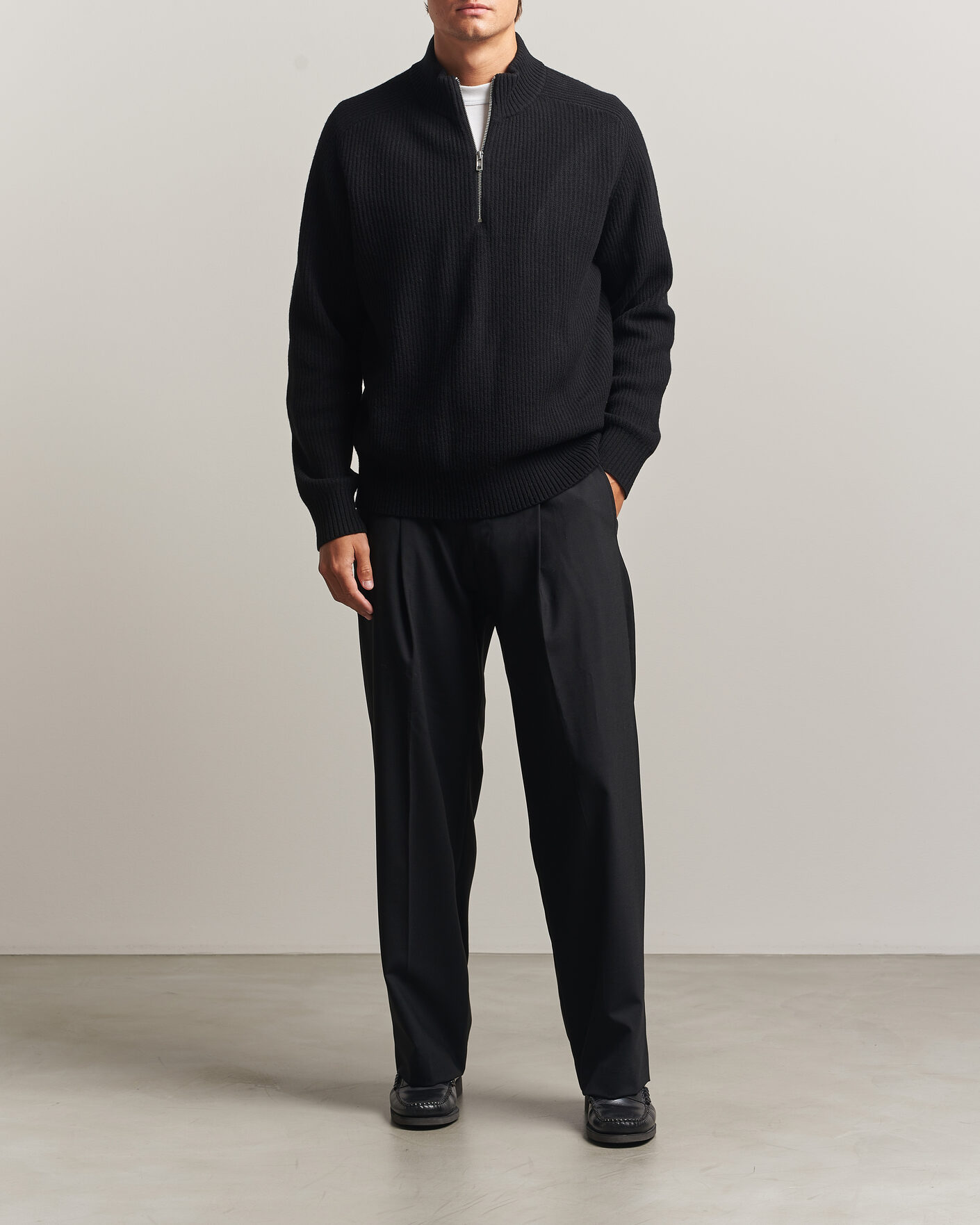 Mies | Puserot | Filippa K | Ribbed Wool Knitted Half Zip Black