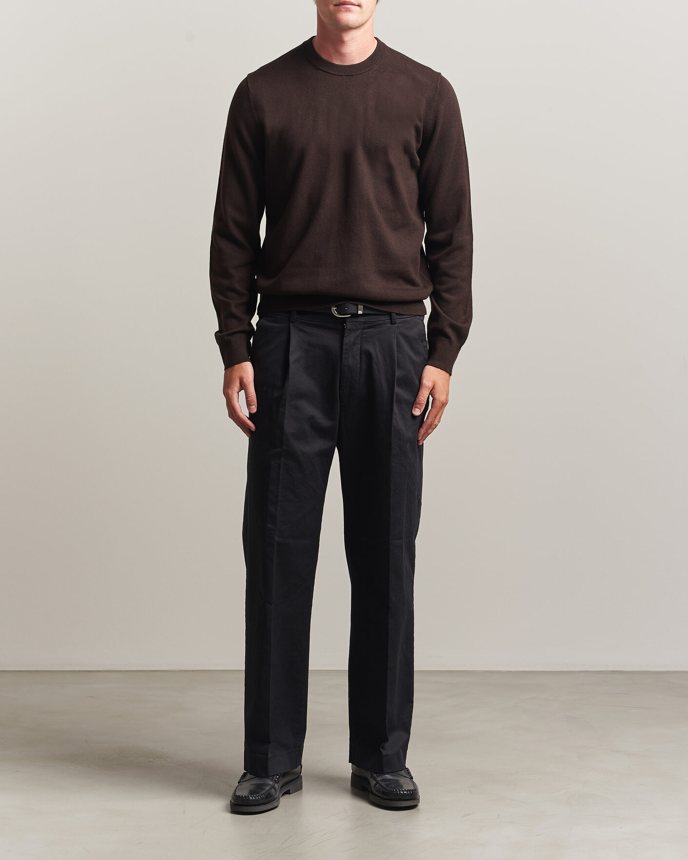 Mies | Puserot | Filippa K | Cotton Merino Knitted Sweater Dark Chocolate