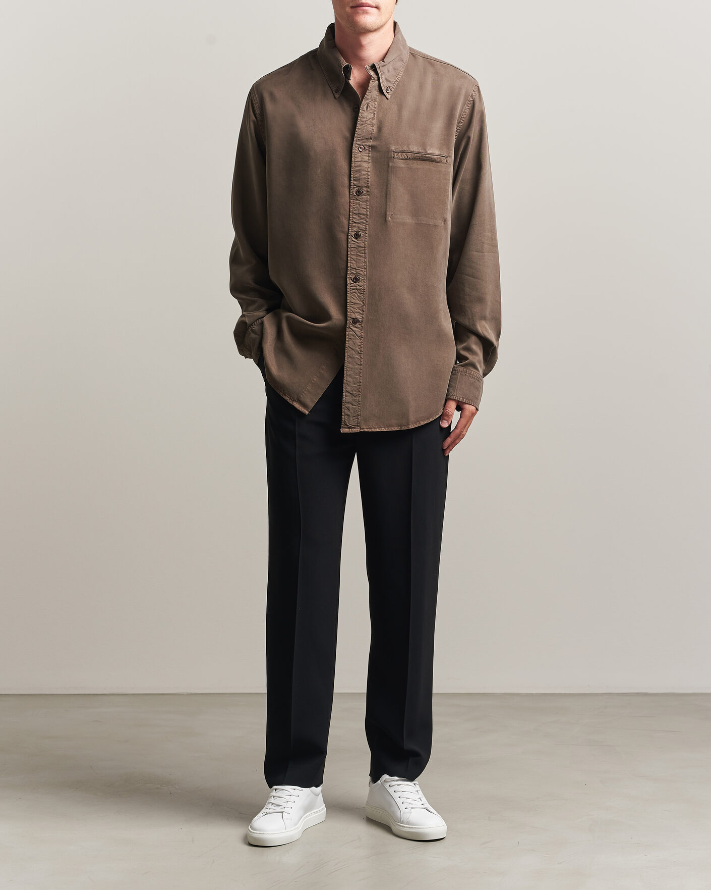Mies | Kauluspaidat | Filippa K | Zack Lyocell Shirt Ebony Brown