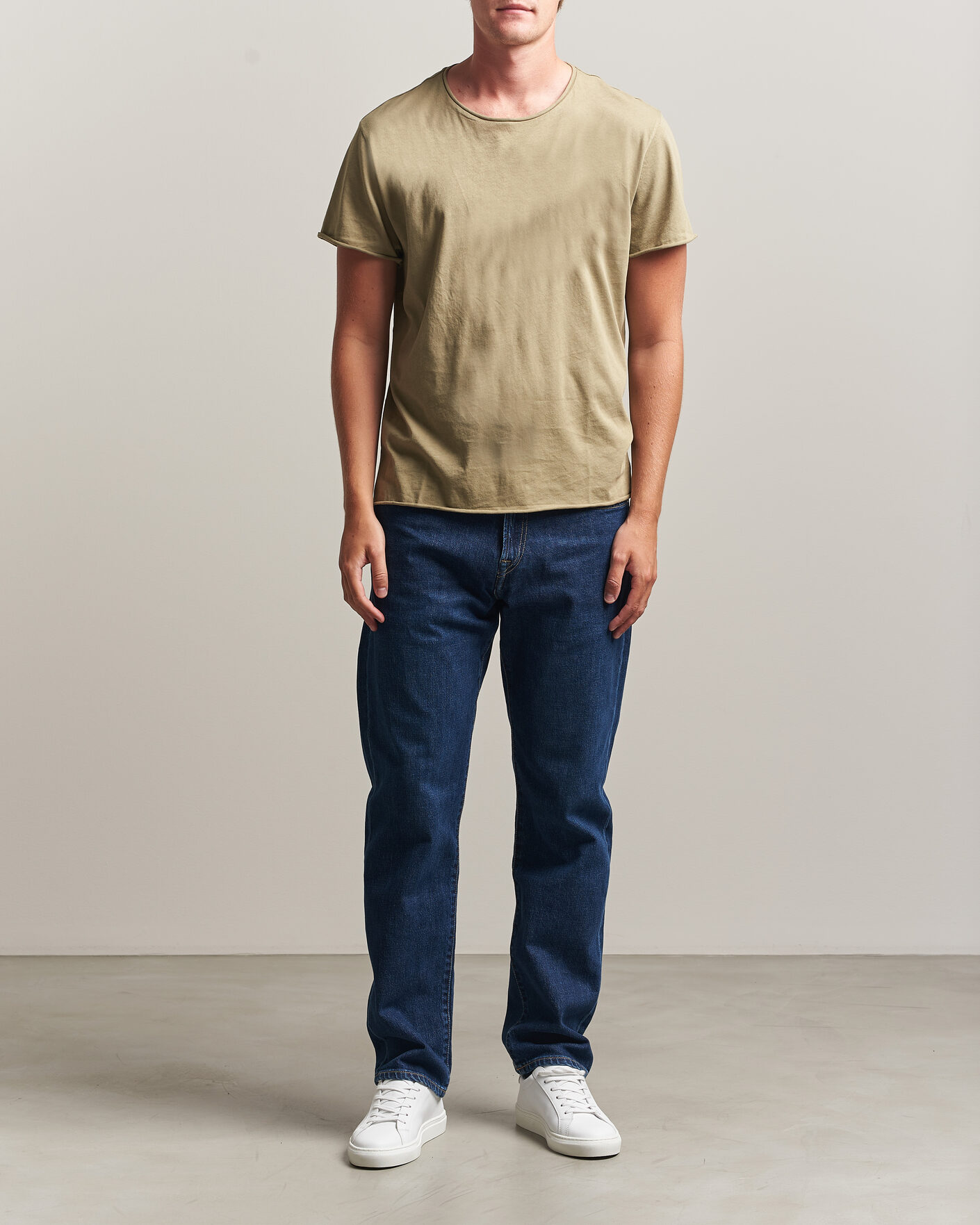 Mies | T-paidat | Filippa K | Roll Neck Crew Neck T-Shirt Light Olive Green