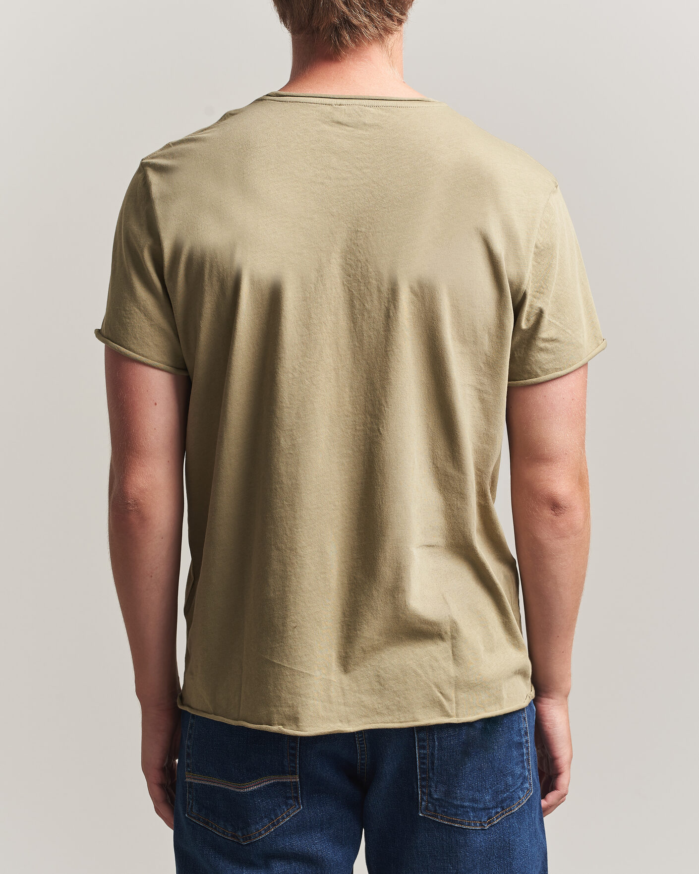 Mies | T-paidat | Filippa K | Roll Neck Crew Neck T-Shirt Light Olive Green
