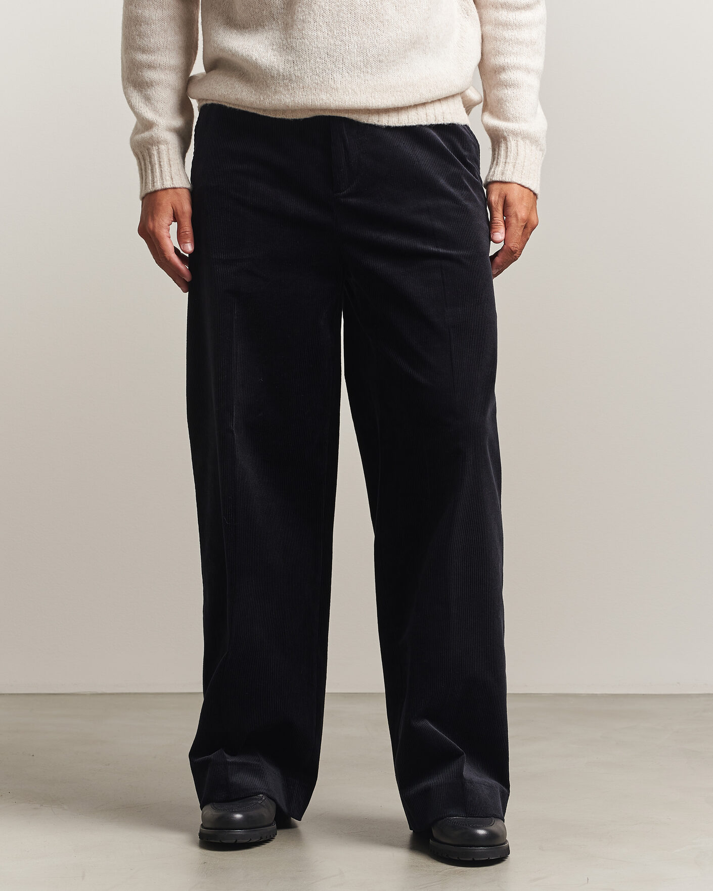Mies | Housut | Filippa K | Hector Corduroy Trousers Dark Navy