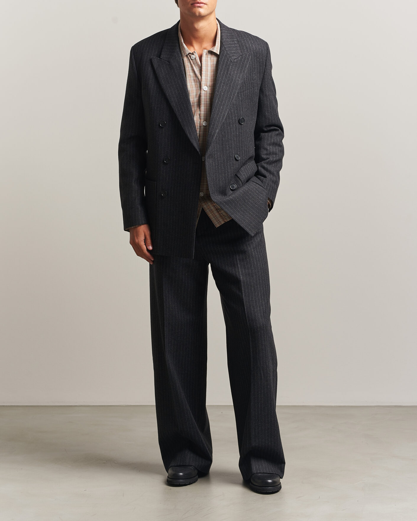 Mies | Housut | Filippa K | Hector Wool Flannel Pinstriped Trousers Anthracite