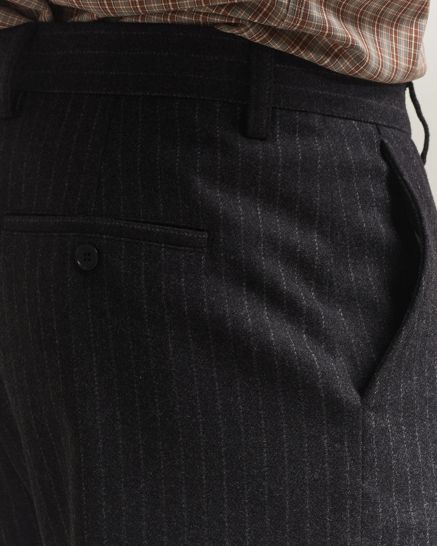 Mies | Housut | Filippa K | Hector Wool Flannel Pinstriped Trousers Anthracite