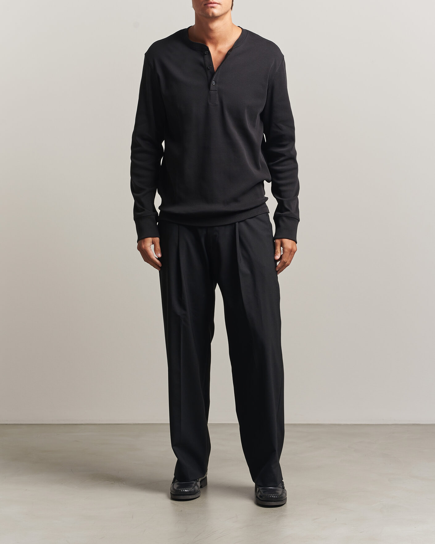 Mies | Puserot | Filippa K | Cotton Rib Henley Black