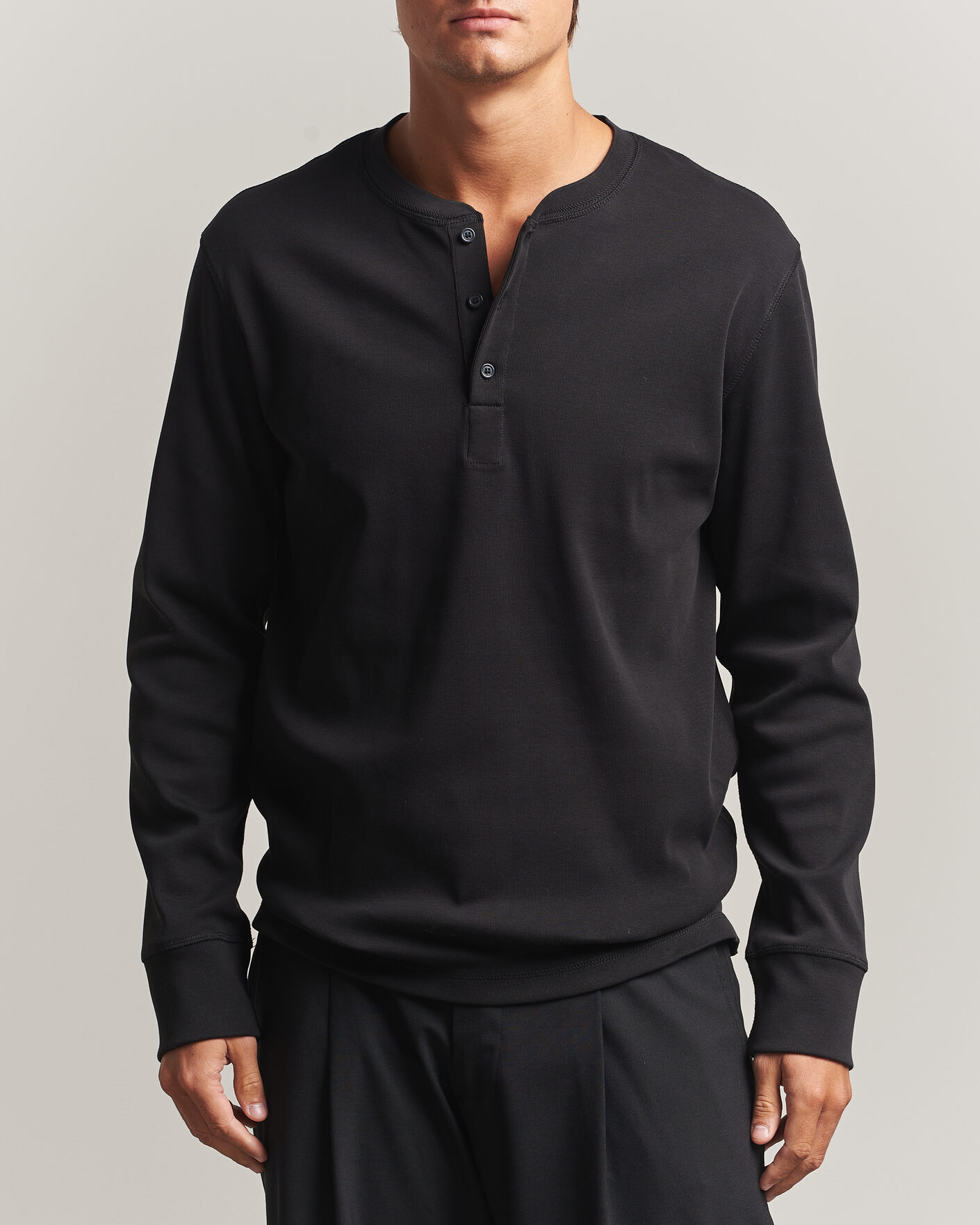 Mies | Puserot | Filippa K | Cotton Rib Henley Black