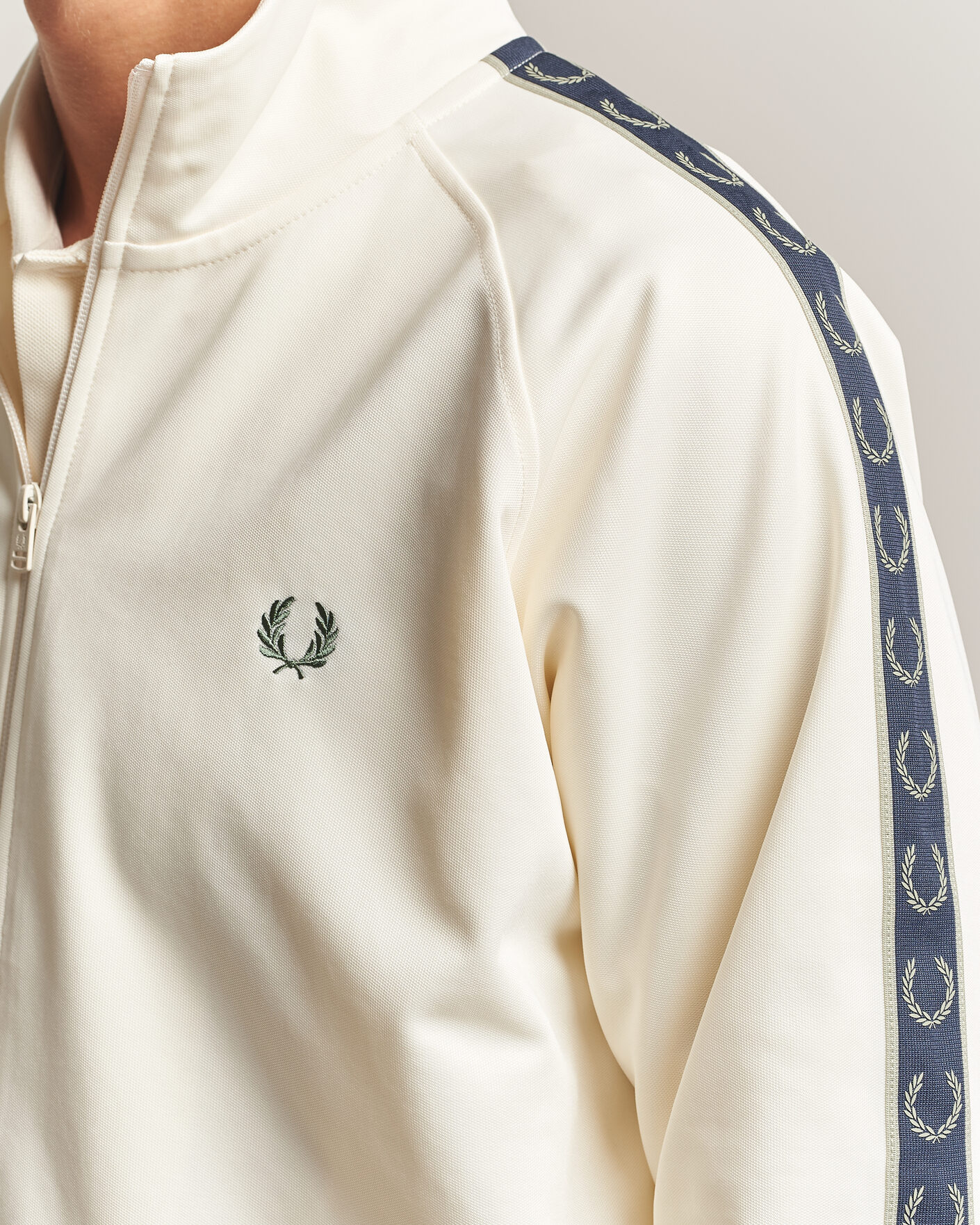 Mies | Puserot | Fred Perry | Taped Track Jacket Ecru