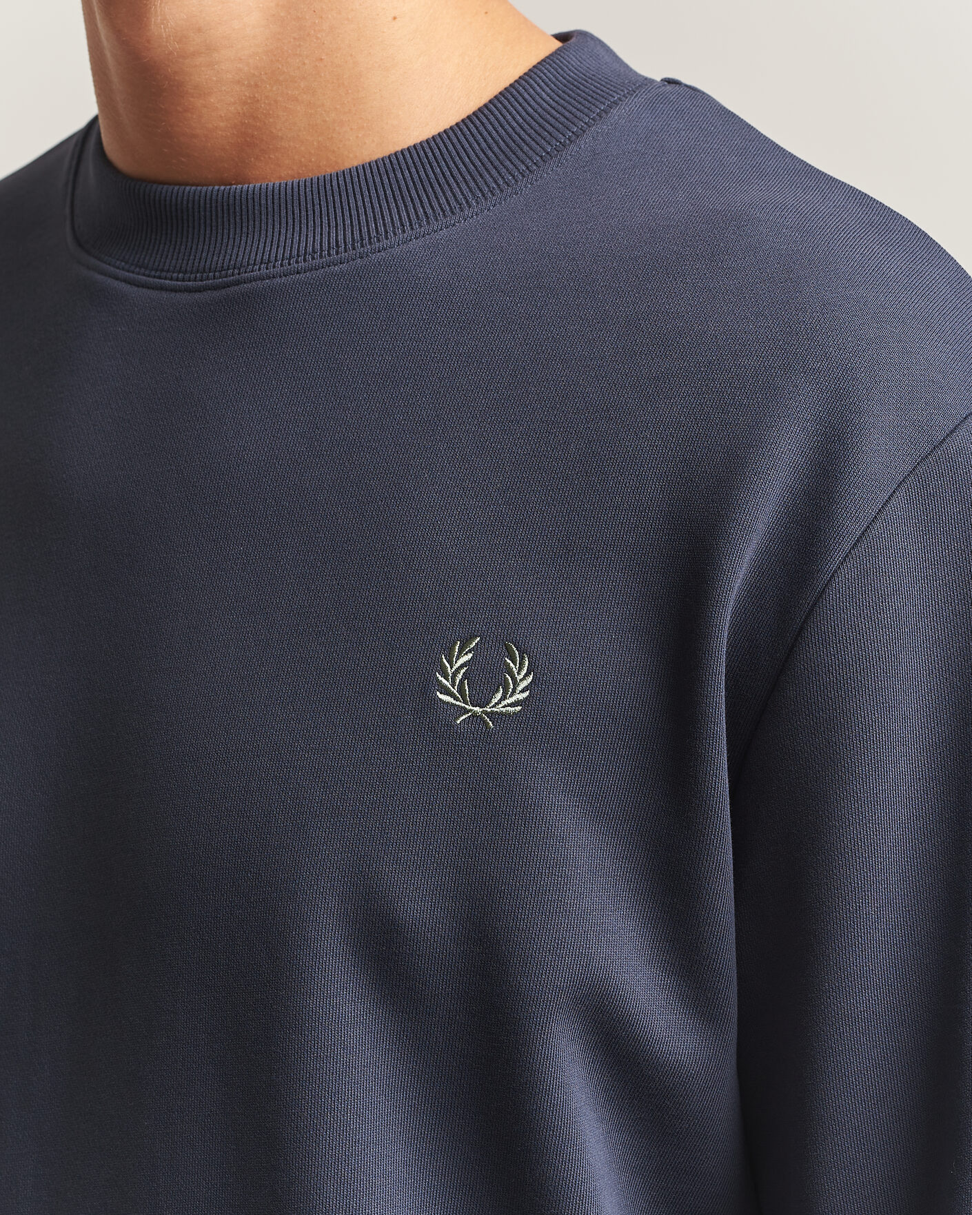 Mies | Puserot | Fred Perry | Crew Neck Sweatshirt Dark Airforce
