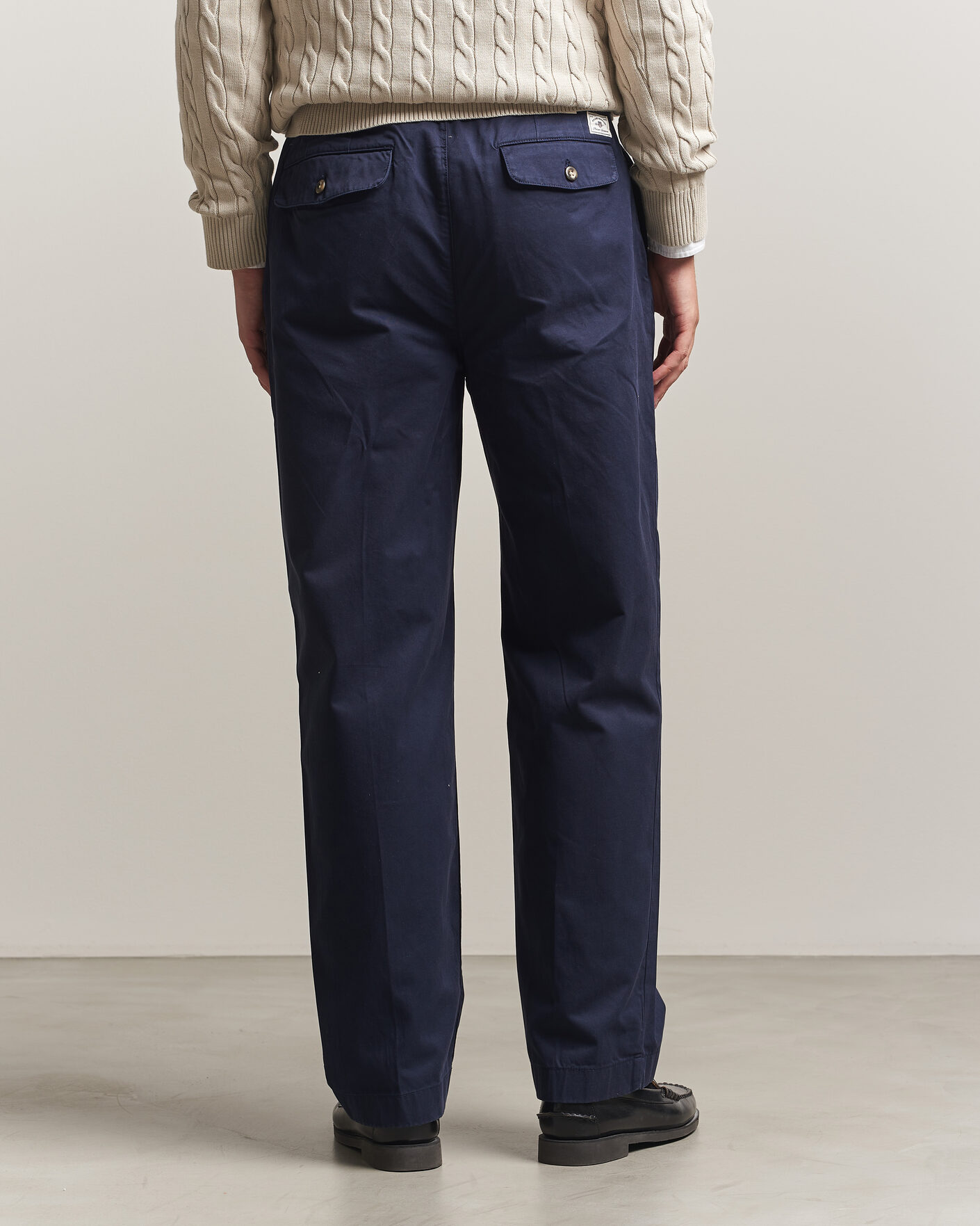 Mies | Housut | Gant | Relaxed Fit Pleated Cotton Twill Pants Evening Blue