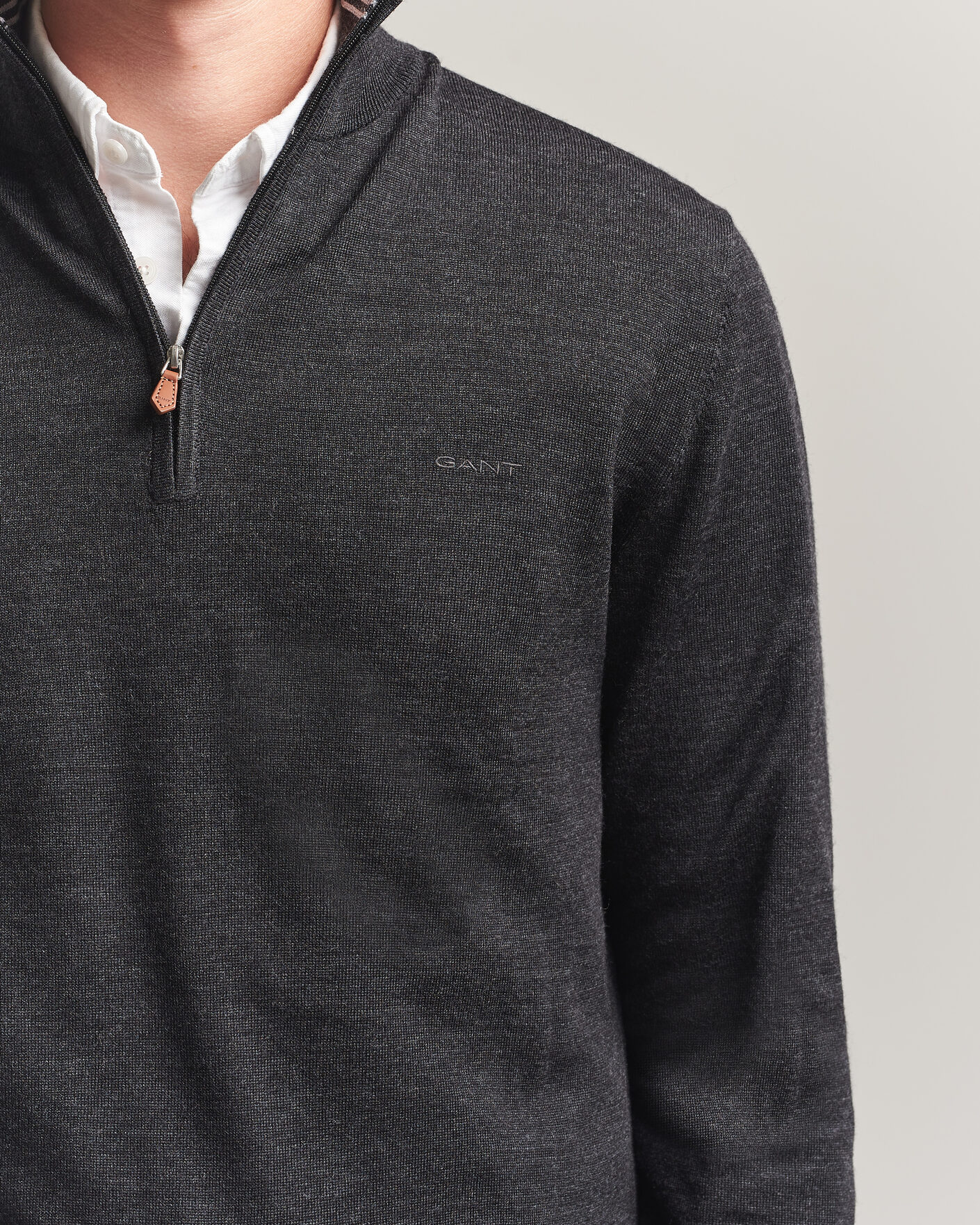 Mies | Puserot | Gant | Extrafine Merino Knitted Half Zip Dark Charcoal Melange