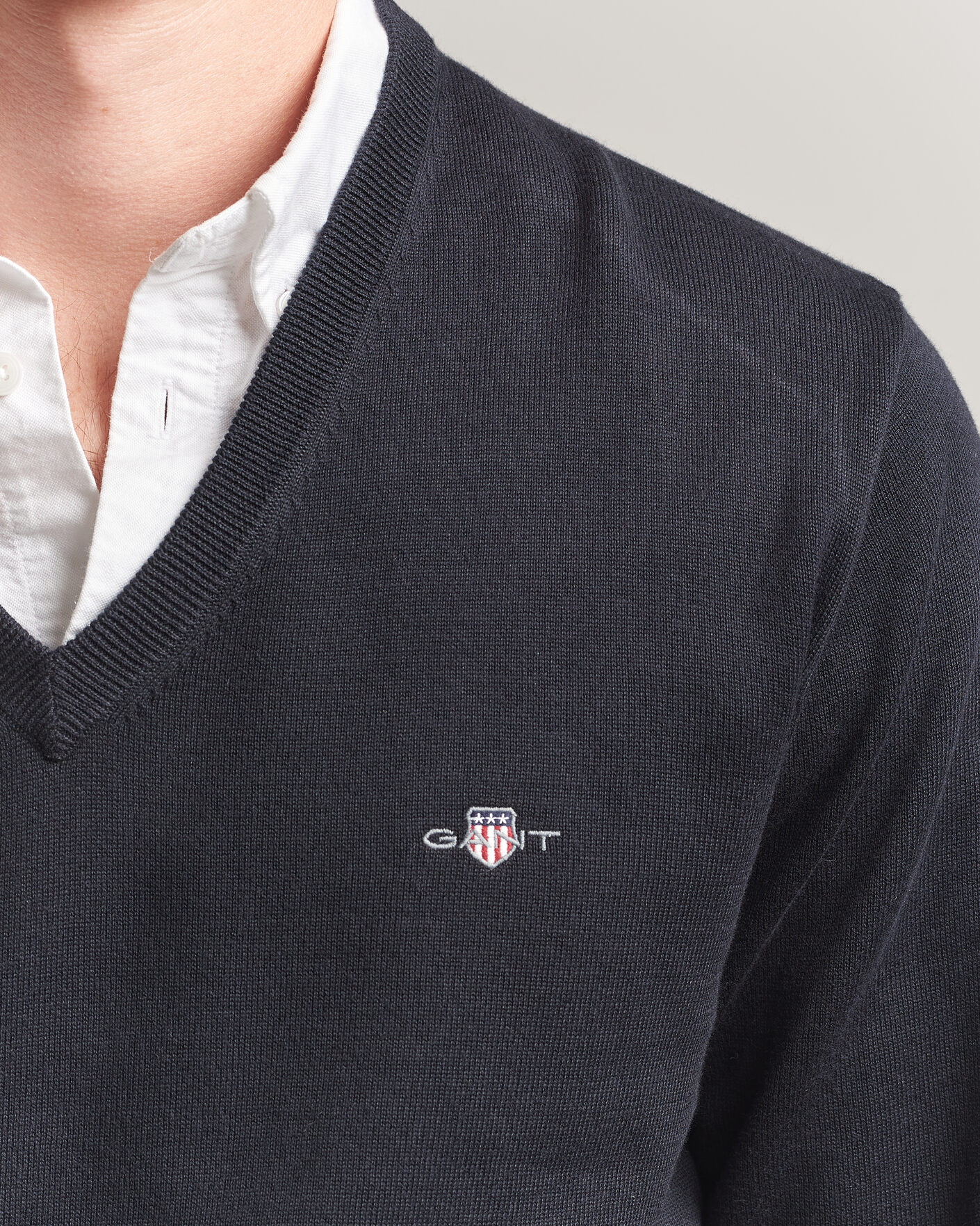 Mies | Puserot | Gant | Classic Cotton V-Neck Black