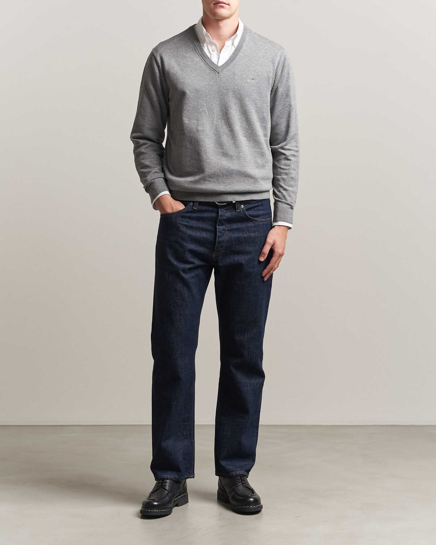 Mies | Puserot | Gant | Classic Cotton V-Neck Dark Grey Melange
