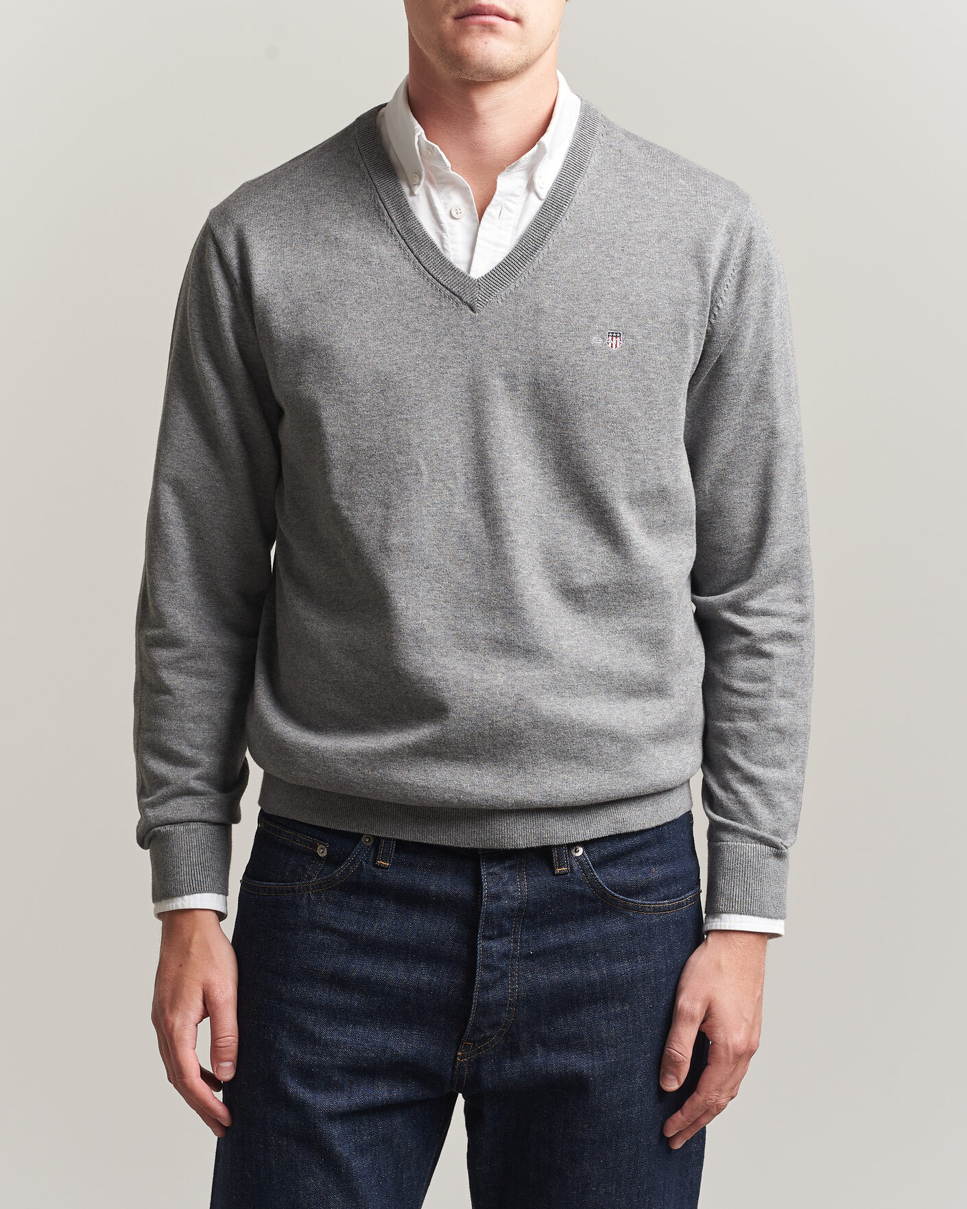 Mies | Puserot | Gant | Classic Cotton V-Neck Dark Grey Melange