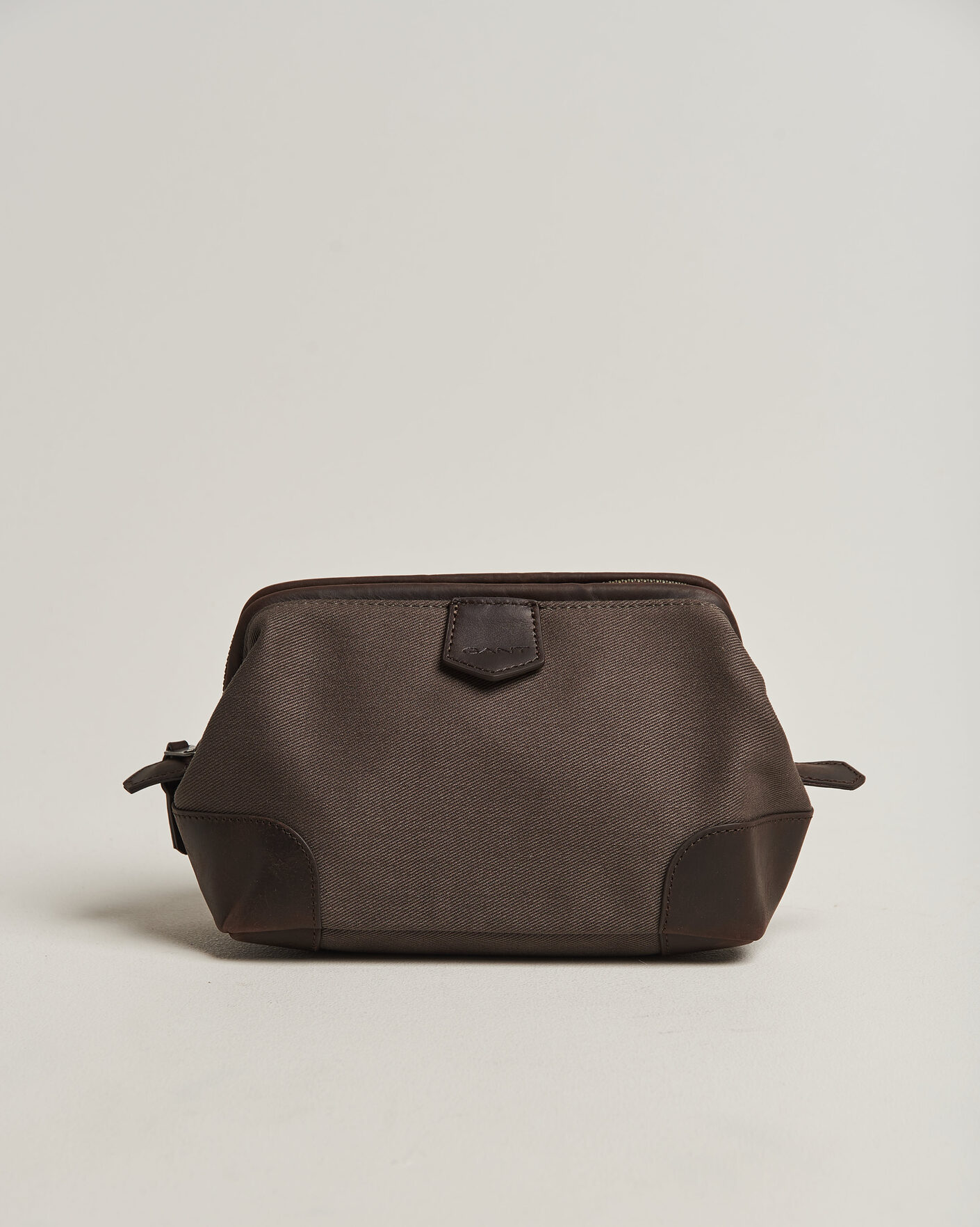 Mies | Laukut | Gant | Modern Premium Canvas Washbag Faded Taupe
