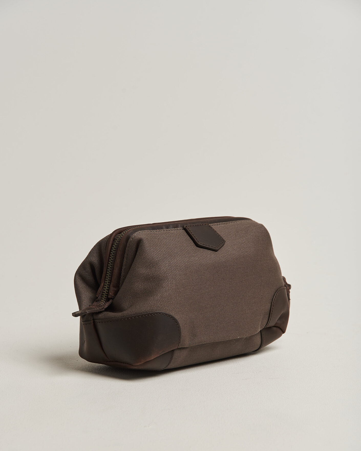 Mies | Laukut | Gant | Modern Premium Canvas Washbag Faded Taupe