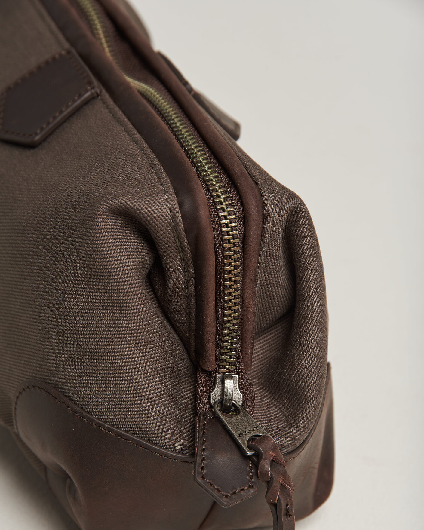 Mies | Laukut | Gant | Modern Premium Canvas Washbag Faded Taupe