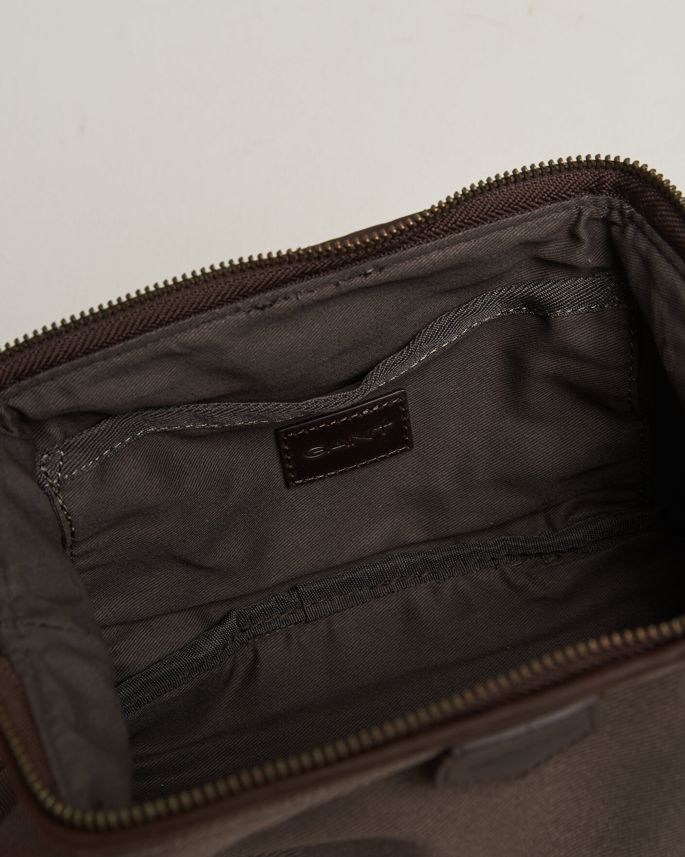 Mies | Laukut | Gant | Modern Premium Canvas Washbag Faded Taupe