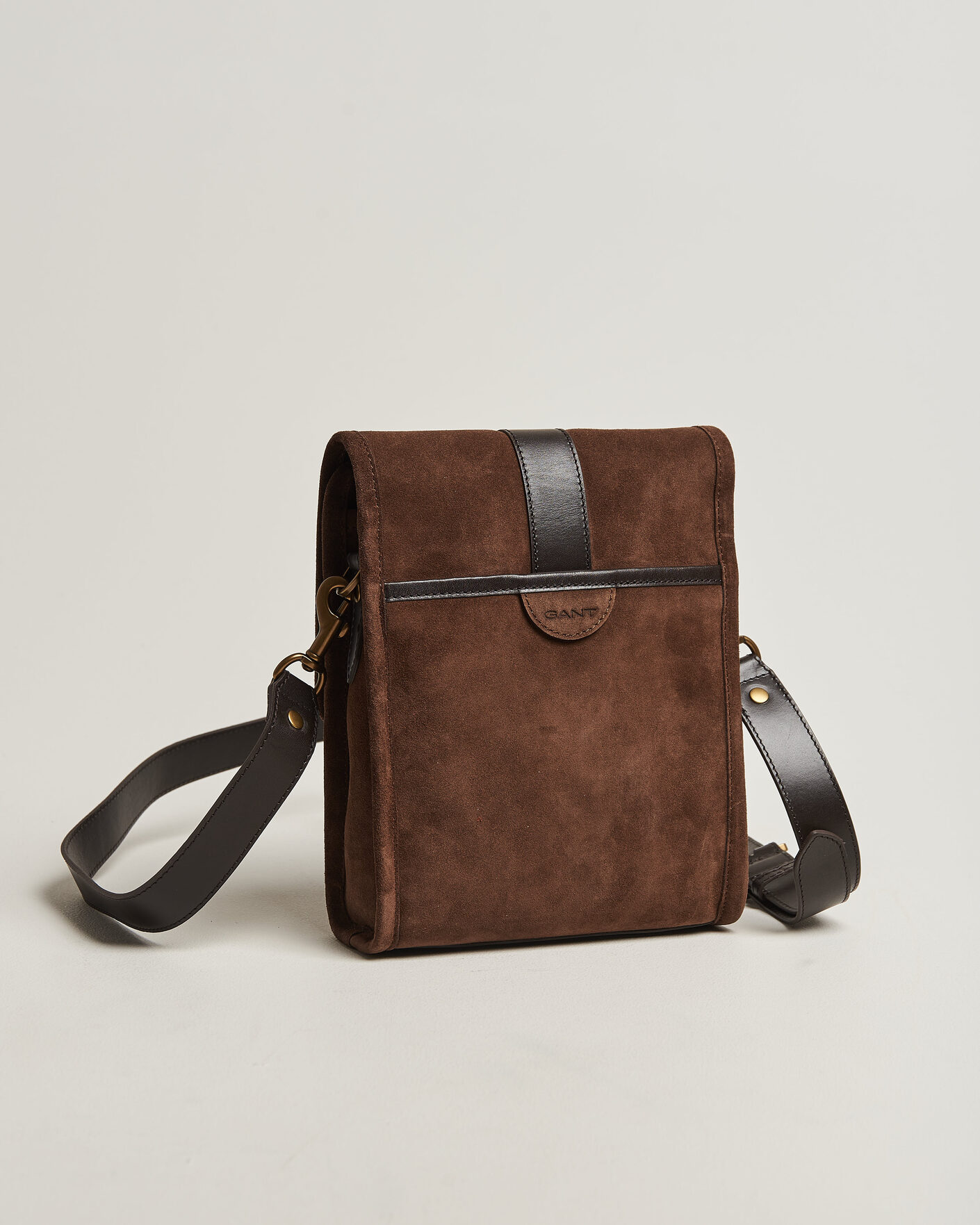 Mies | Laukut | Gant | Suede Shoulder Bag Soil Brown