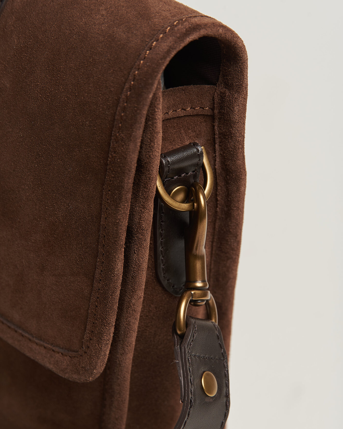 Mies | Laukut | Gant | Suede Shoulder Bag Soil Brown
