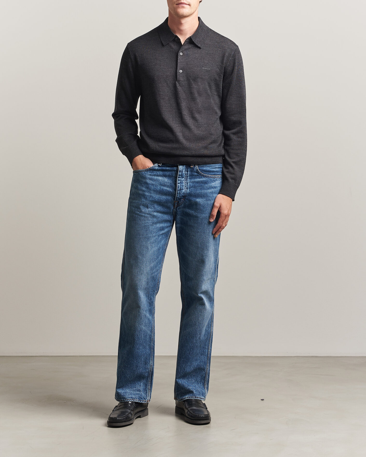 Mies | Puserot | Gant | Extrafine Merino Knitted Polo Dark Charcoal Melange