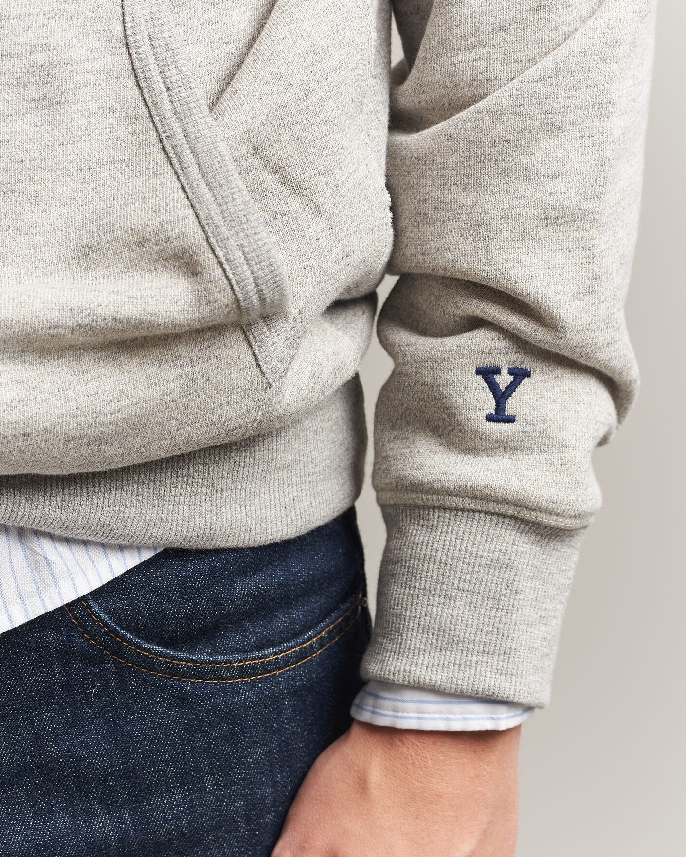 Mies | Puserot | Gant | YALE Hoodie Grey Melange