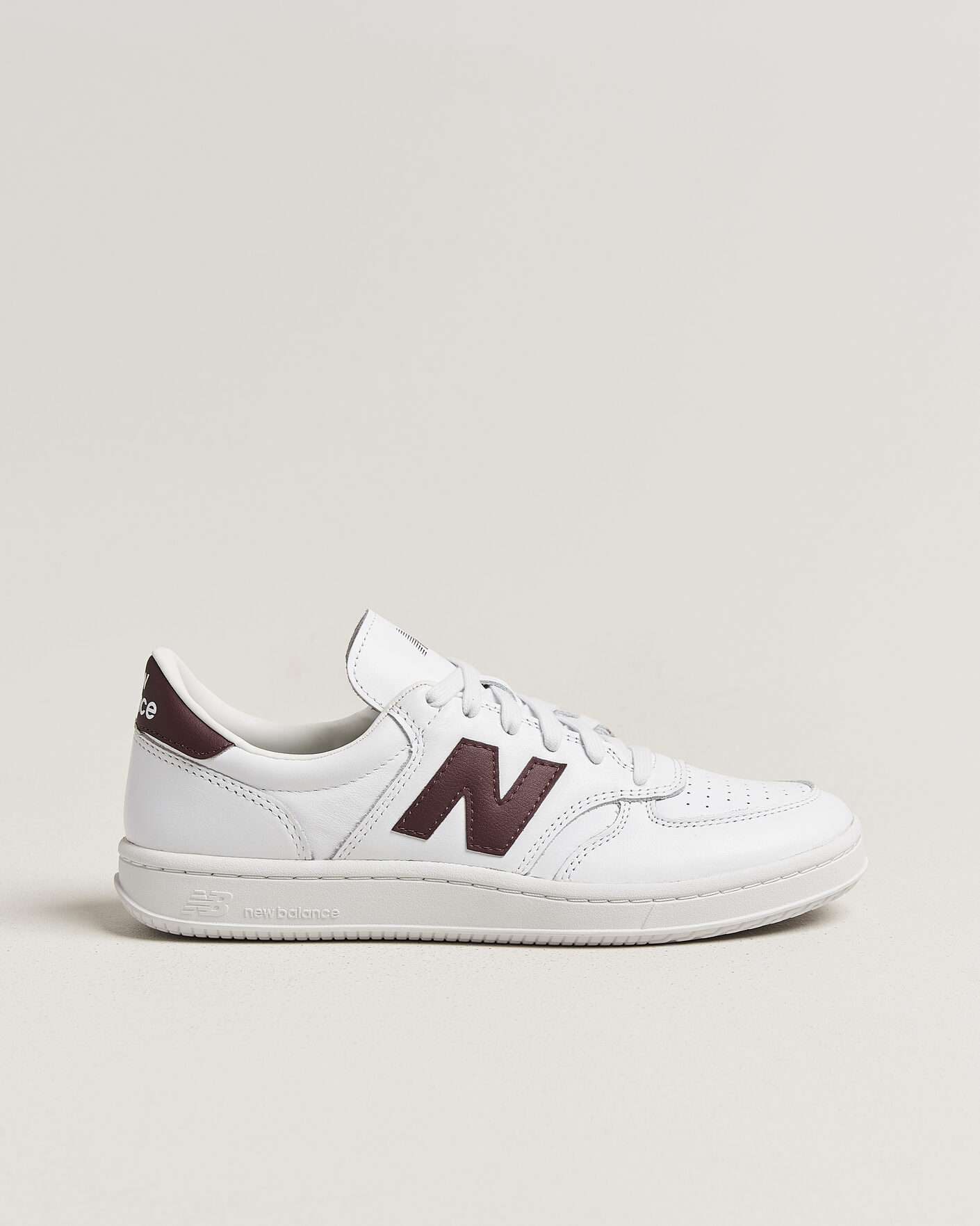 Mies | Tennarit | New Balance | T500 Sneakers White/Cherry