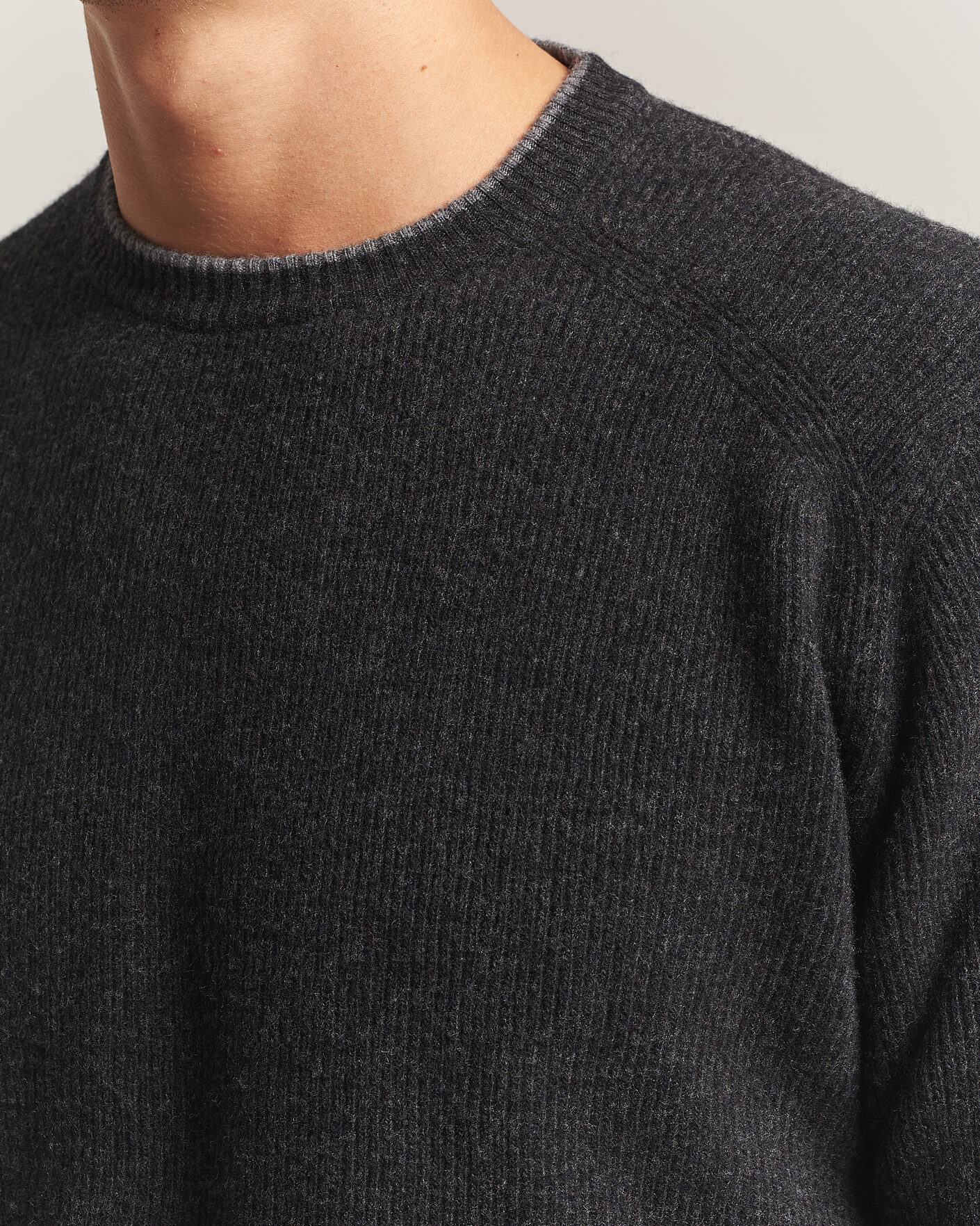 Mies | Puserot | Altea | Rib Wool Raglan Sweater Charcoal