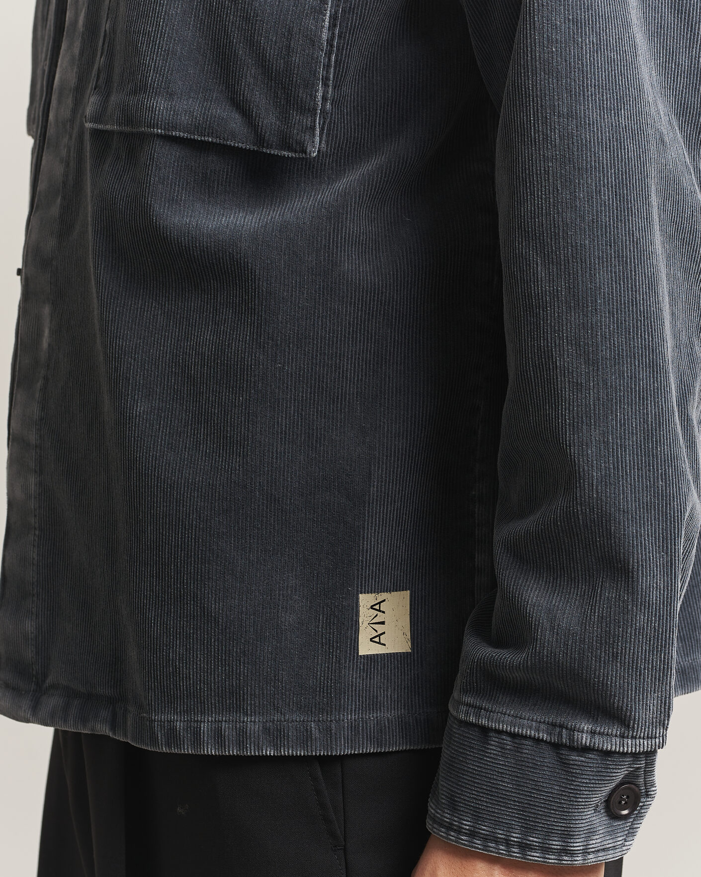Mies | Kauluspaidat | Aspesi | Double Pocket Corduroy Overshirt Washed Black