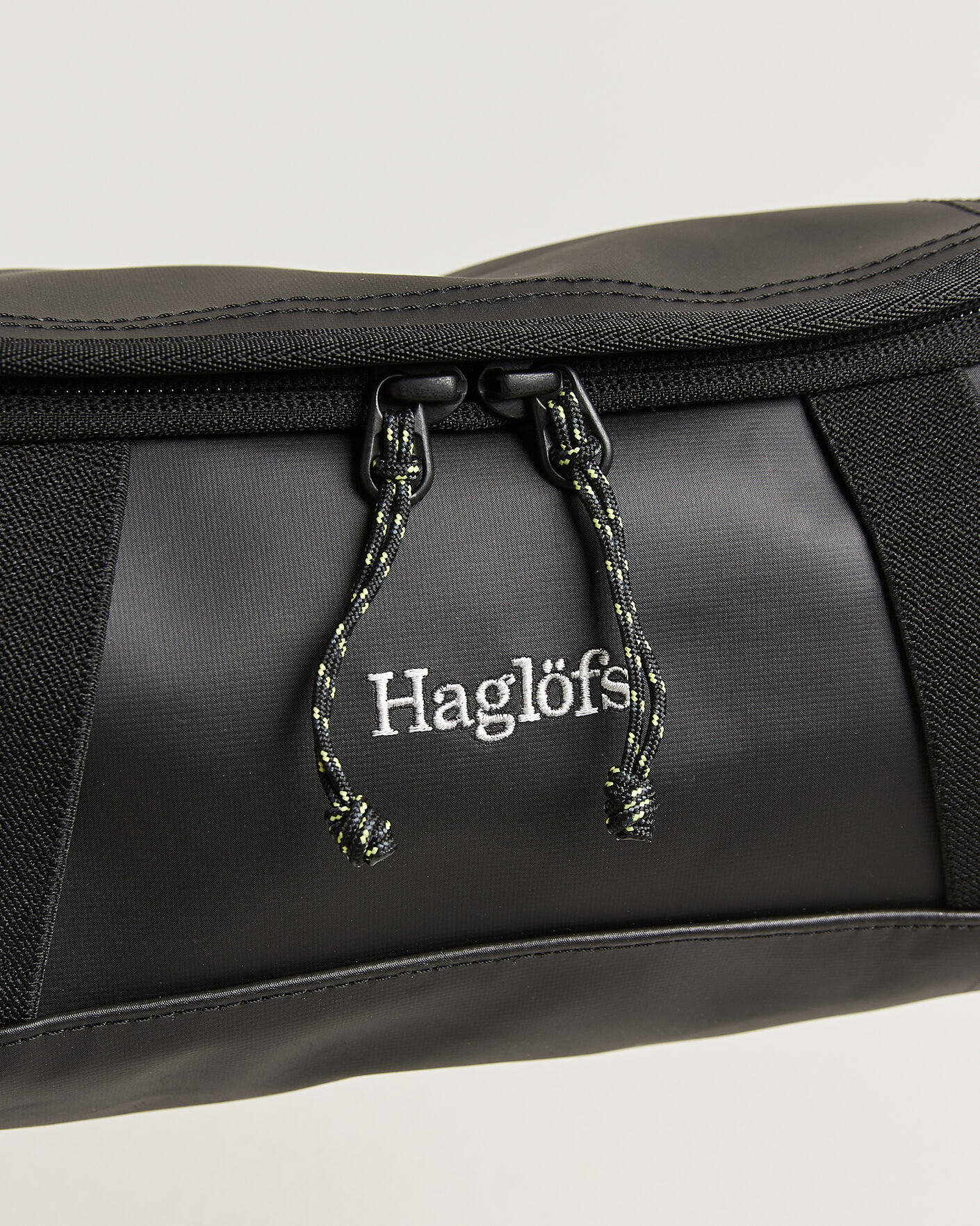 Mies | Laukut | Haglöfs | Lava Travel Tube True Black