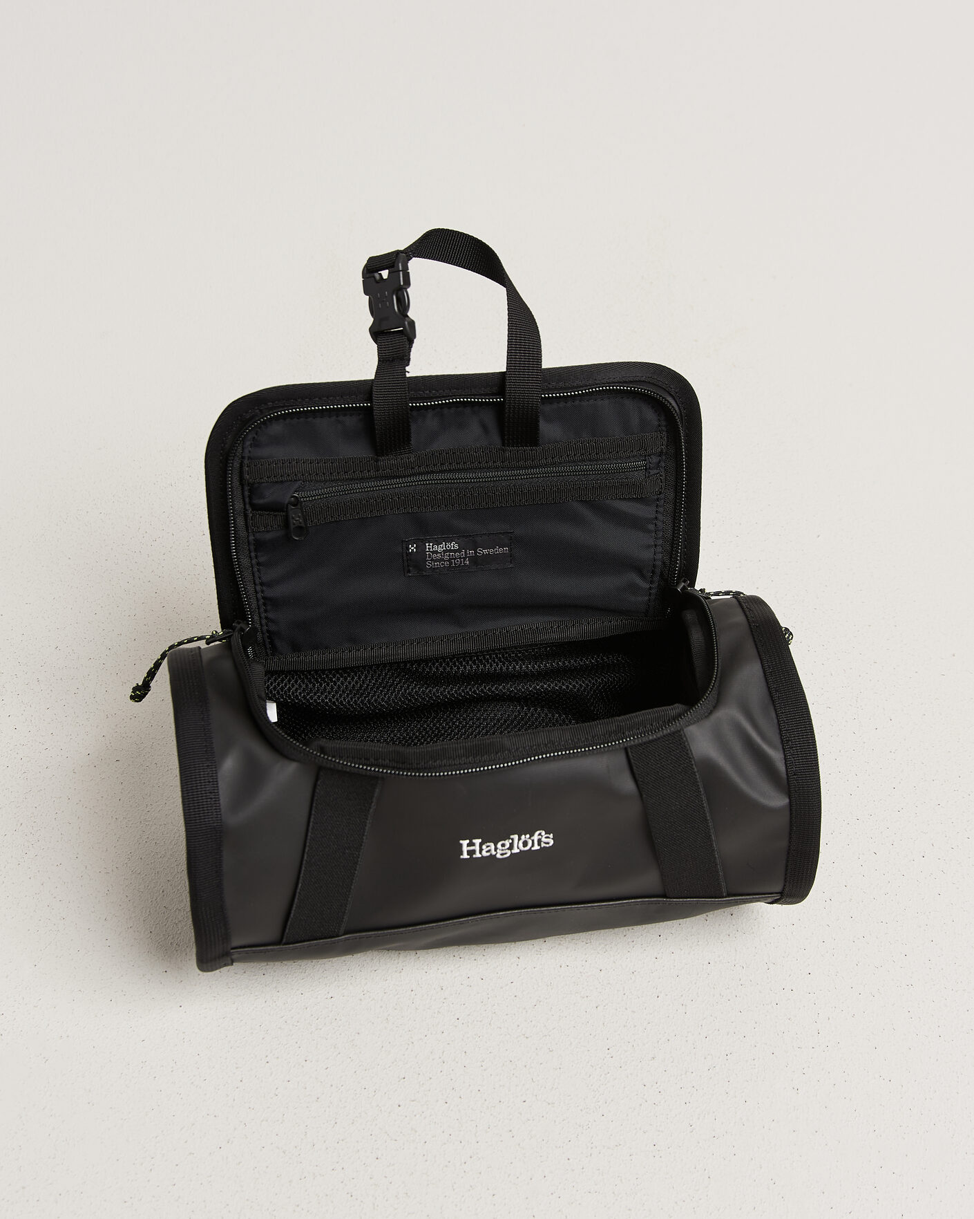 Mies | Laukut | Haglöfs | Lava Travel Tube True Black