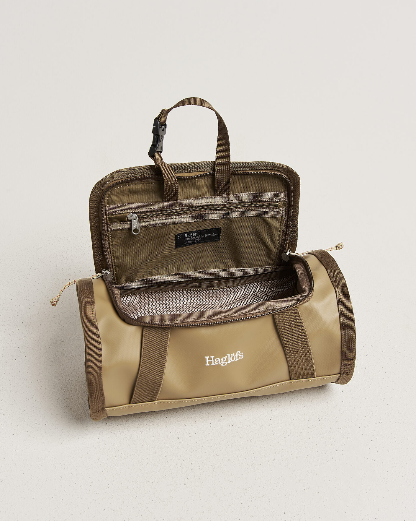 Mies | Laukut | Haglöfs | Lava Travel Tube Oake Brown