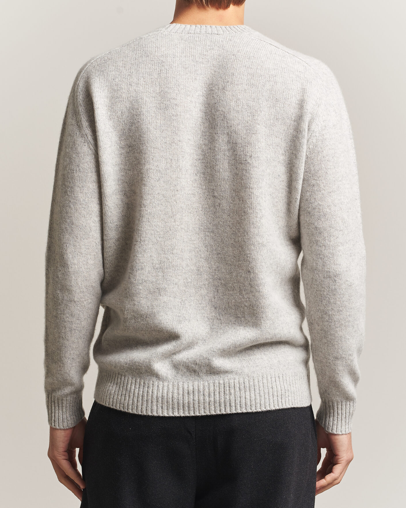 Mies | Puserot | Boglioli | Cloud Cashmere Crew Neck Light Grey