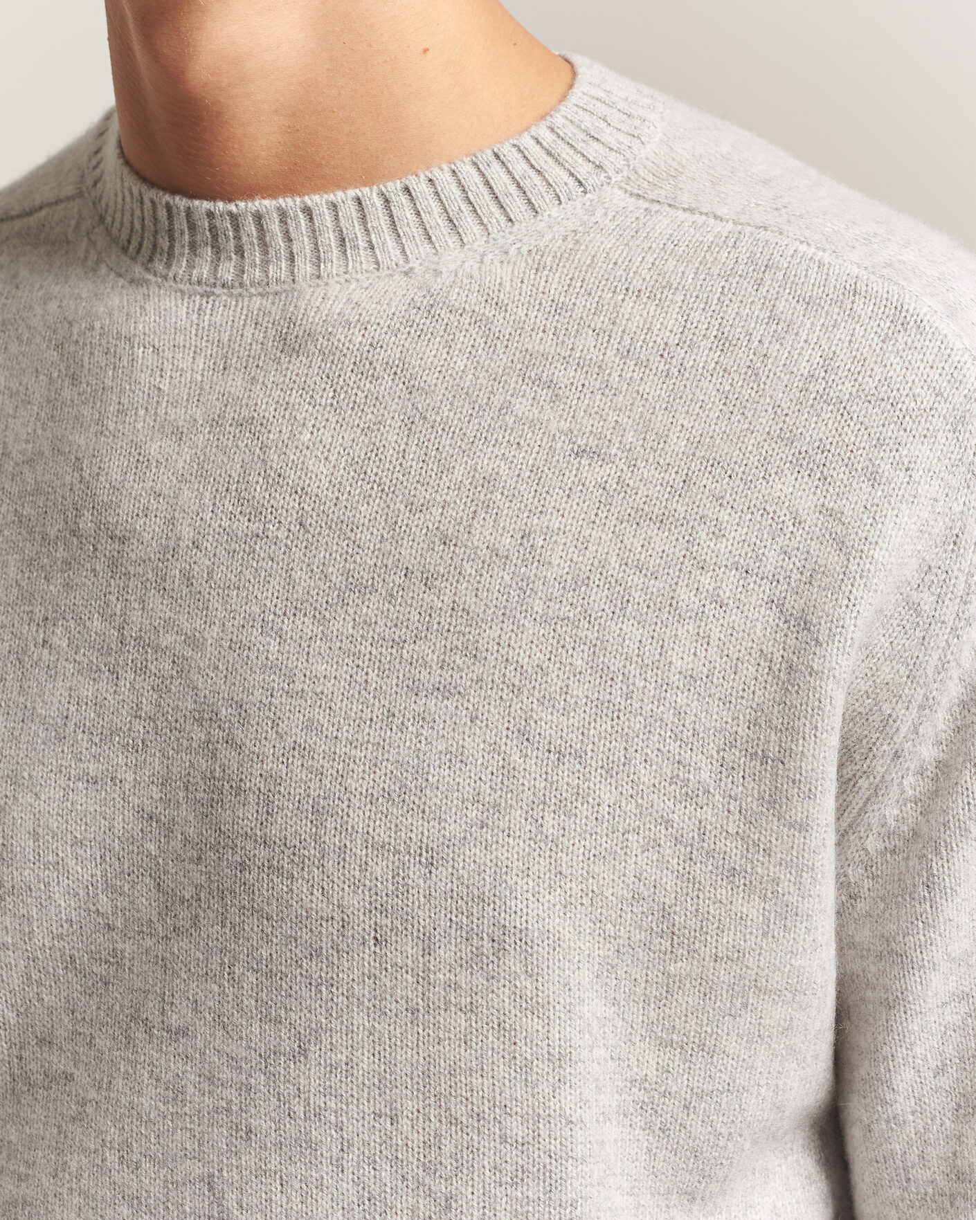 Mies | Puserot | Boglioli | Cloud Cashmere Crew Neck Light Grey