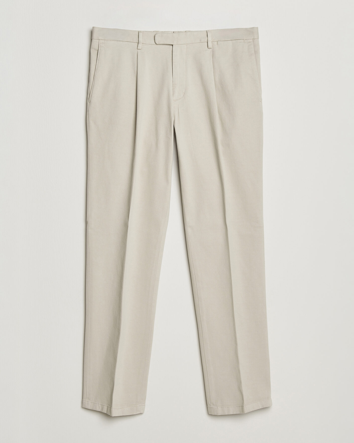 Mies | Housut | Boglioli | Pleated Cotton Twill Chinos Light Beige