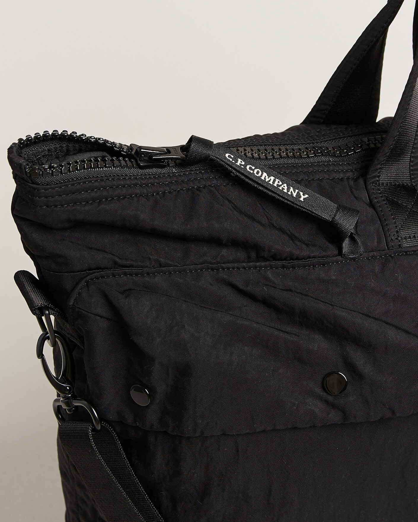 Mies | Laukut | C.P. Company | Nylon B Zip Tote Bag Black