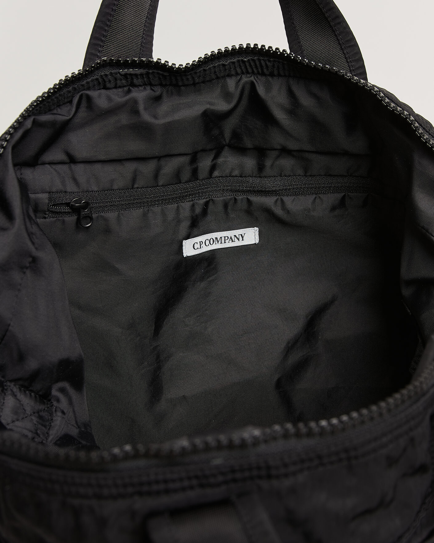 Mies | Laukut | C.P. Company | Nylon B Zip Tote Bag Black