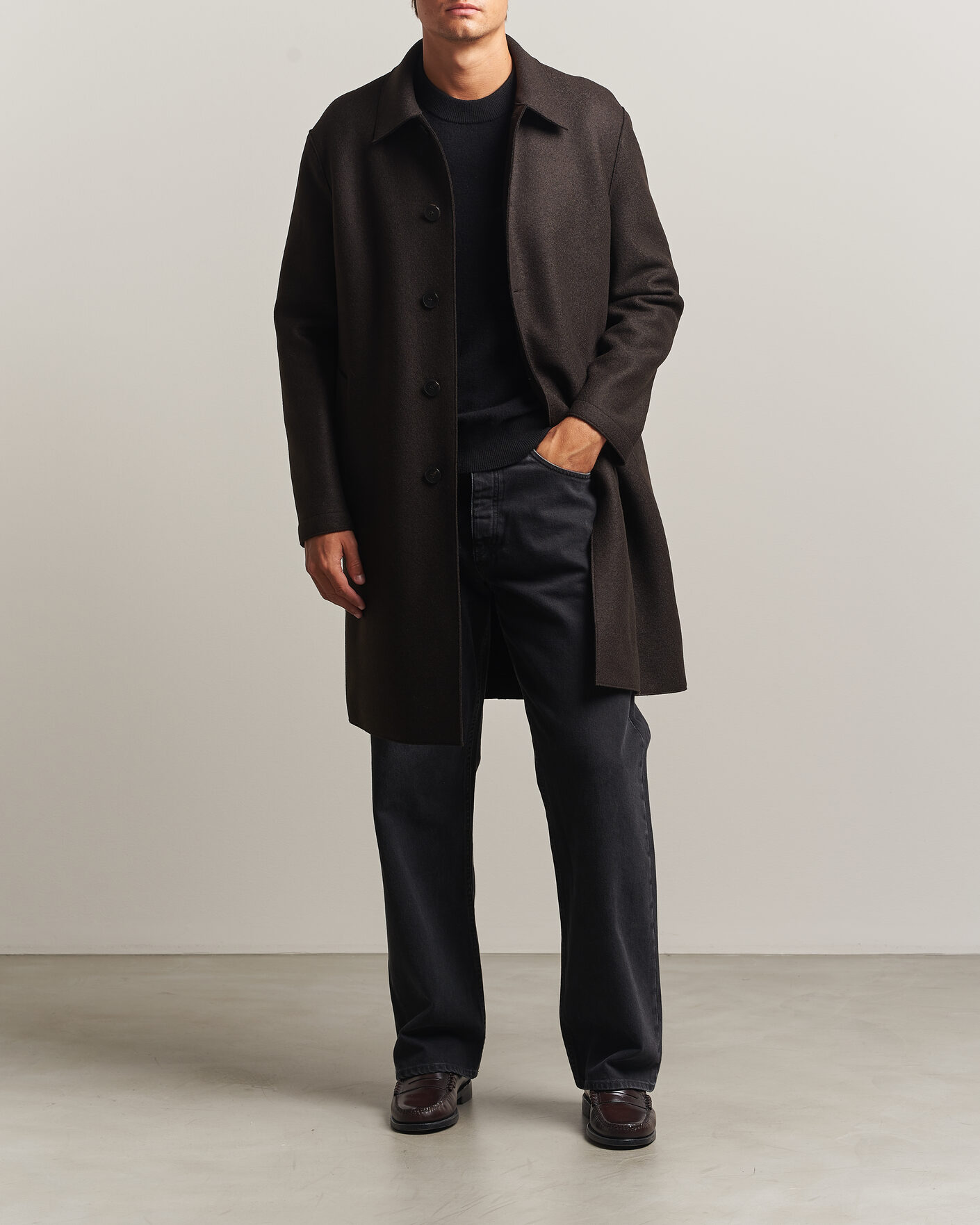 Mies | Takit | Harris Wharf London | Pressed Wool Mac Coat Dark Brown
