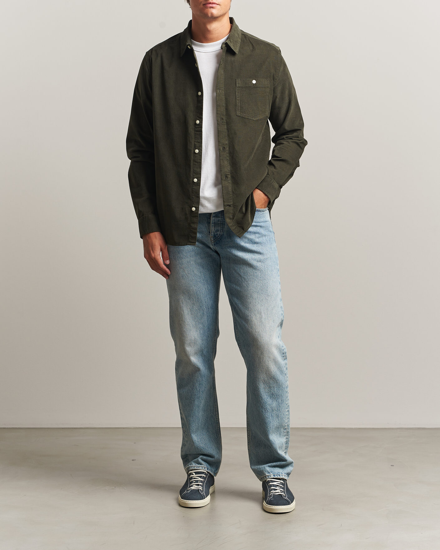 Mies | Kauluspaidat | KnowledgeCotton Apparel | Regular Fit Cord Shirt Forest Night