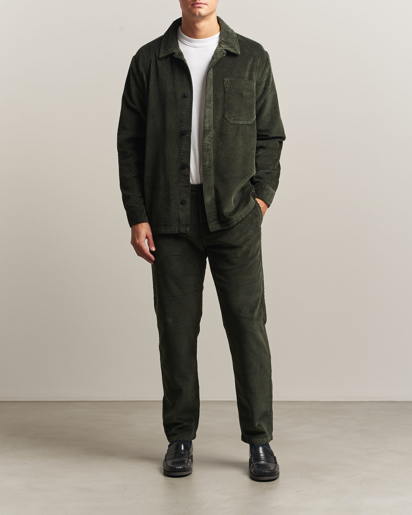 Mies | Kauluspaidat | KnowledgeCotton Apparel | Cotton Corduroy Overshirt Forest Night