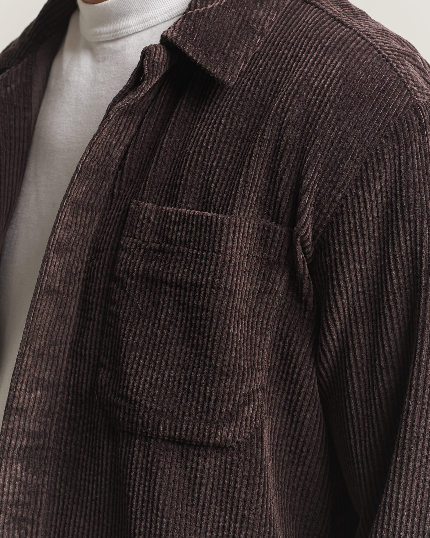 Mies | Kauluspaidat | KnowledgeCotton Apparel | Cotton Corduroy Overshirt Chocolate