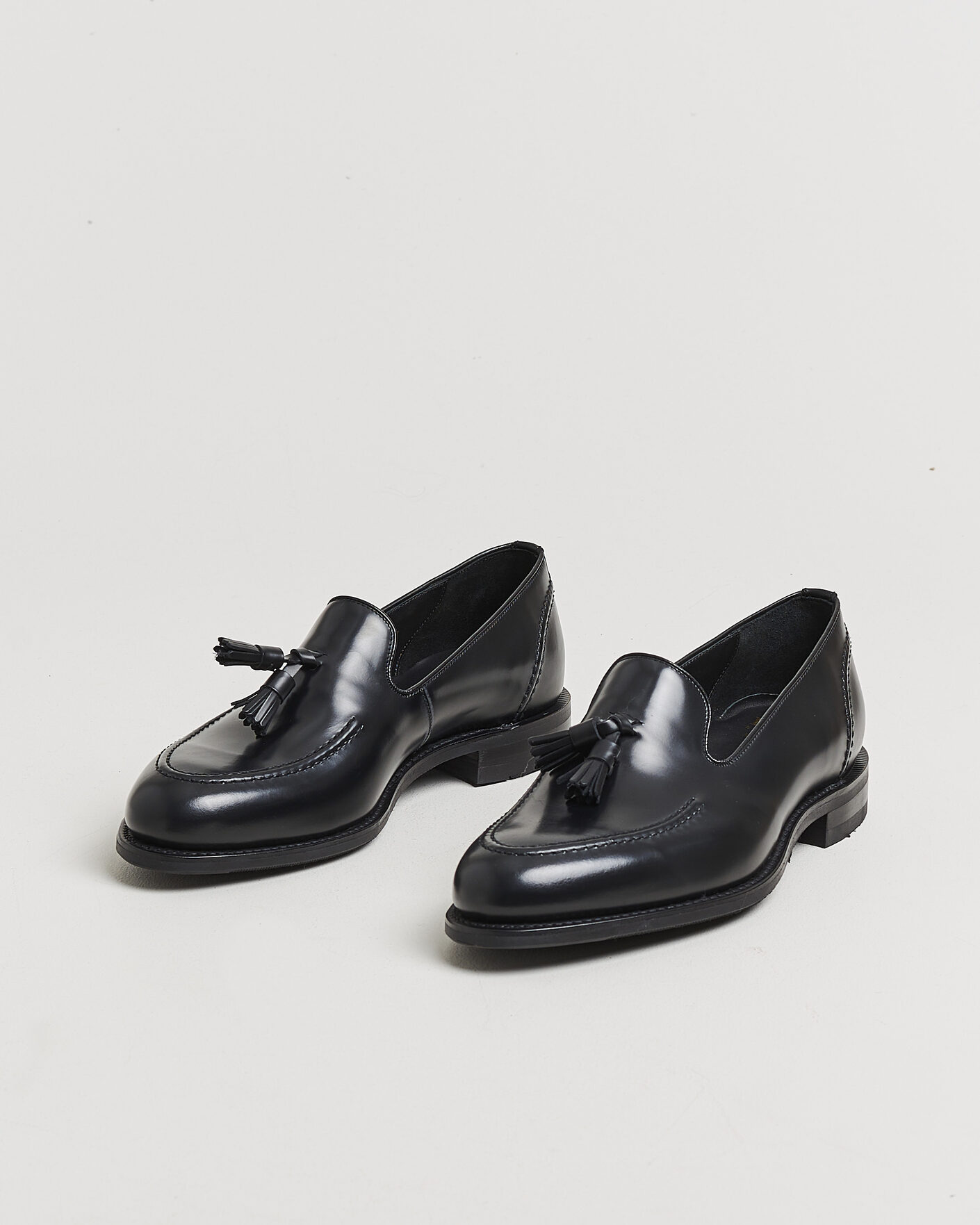 Mies | Loaferit | Loake 1880 | Brunel Leather Tassel Loafer Black