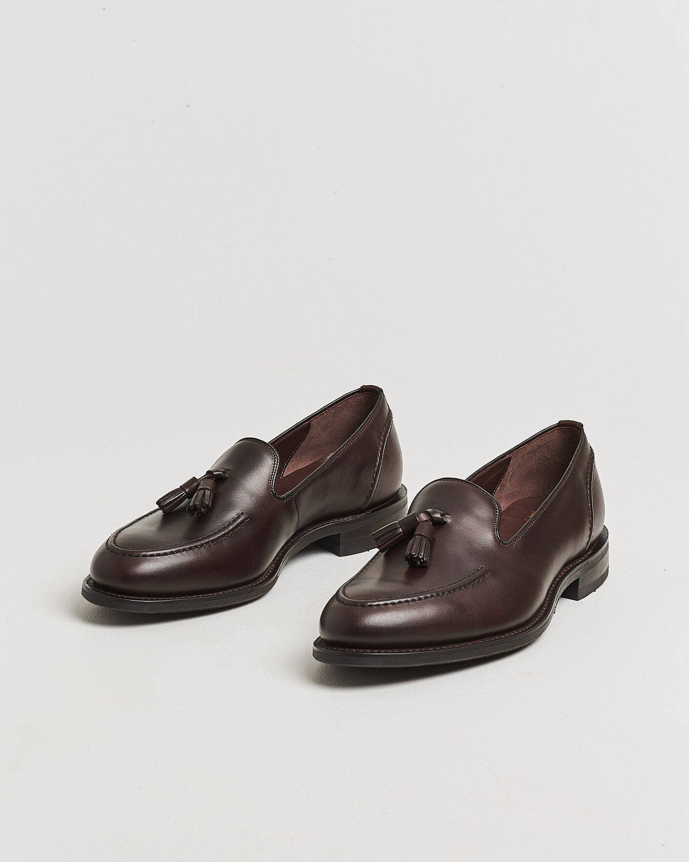 Mies | Loaferit | Loake 1880 | Brunel Leather Tassel Loafer Dark Brown