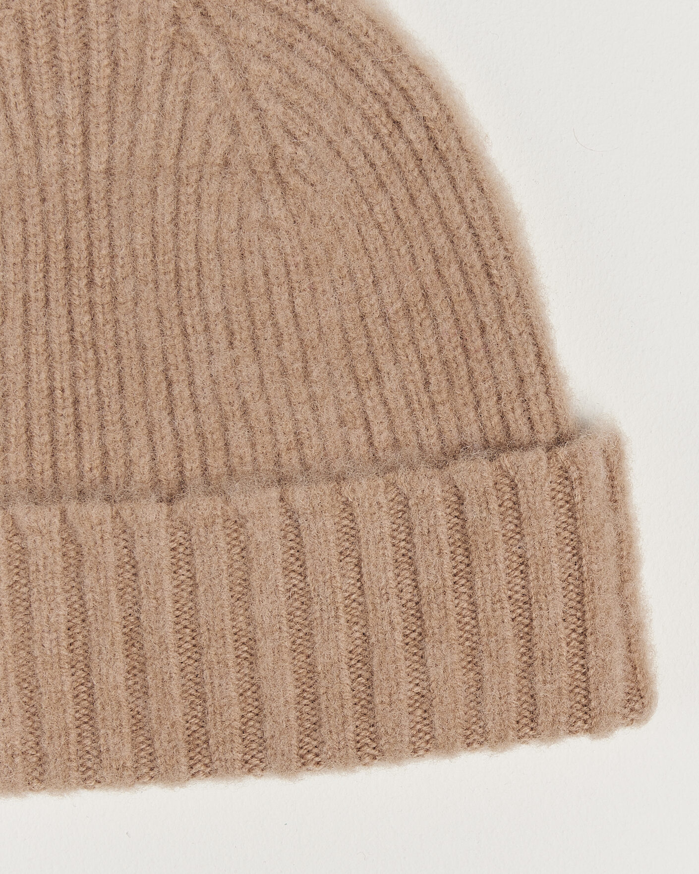 Mies | Pipot | Robert Mackie | Rona Ribbed Shaggy Lambswool Beanie Camel