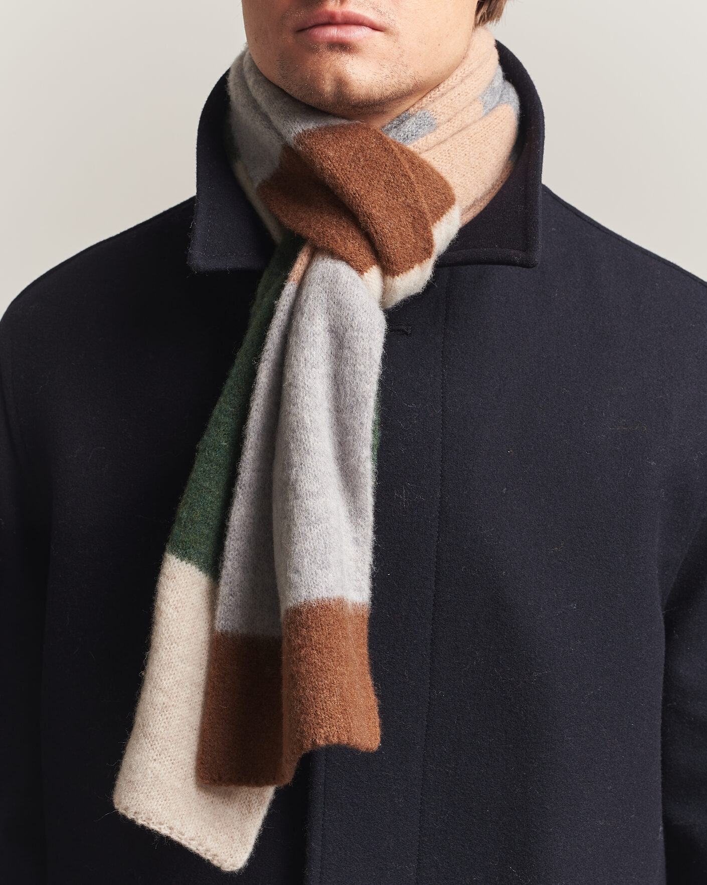 Mies | Kaulaliinat | Robert Mackie | Rona Ribbed Shaggy Lambswool Scarf Grey/Green/Beige Mix