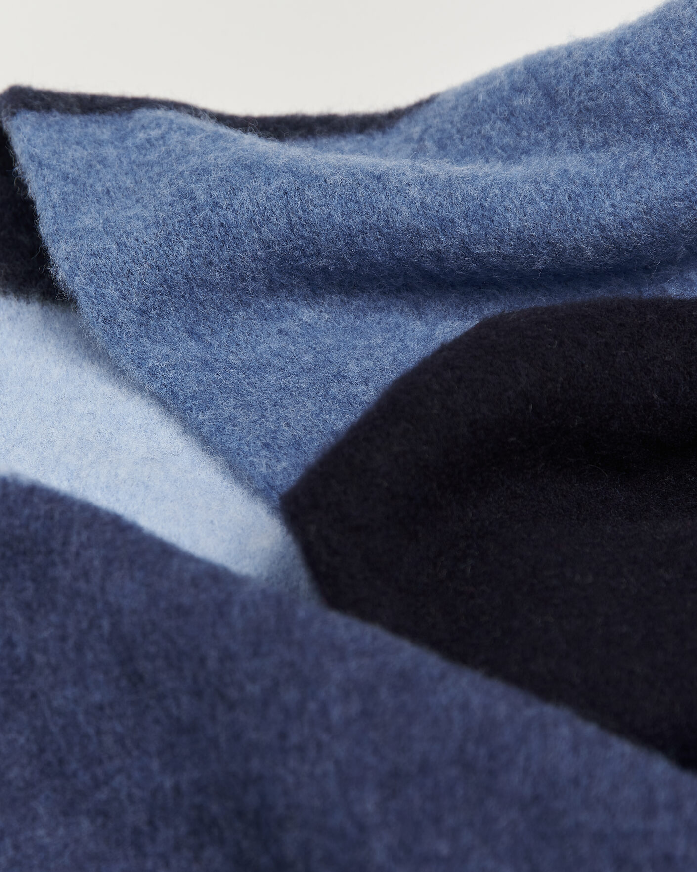 Mies | Kaulaliinat | Robert Mackie | Rona Ribbed Shaggy Lambswool Scarf Blue