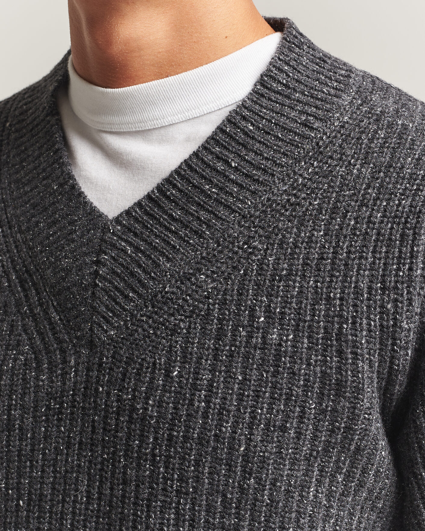 Mies | Puserot | Morgano | Fisherman Ribb Donegal Knitted V-Neck Dark Grey