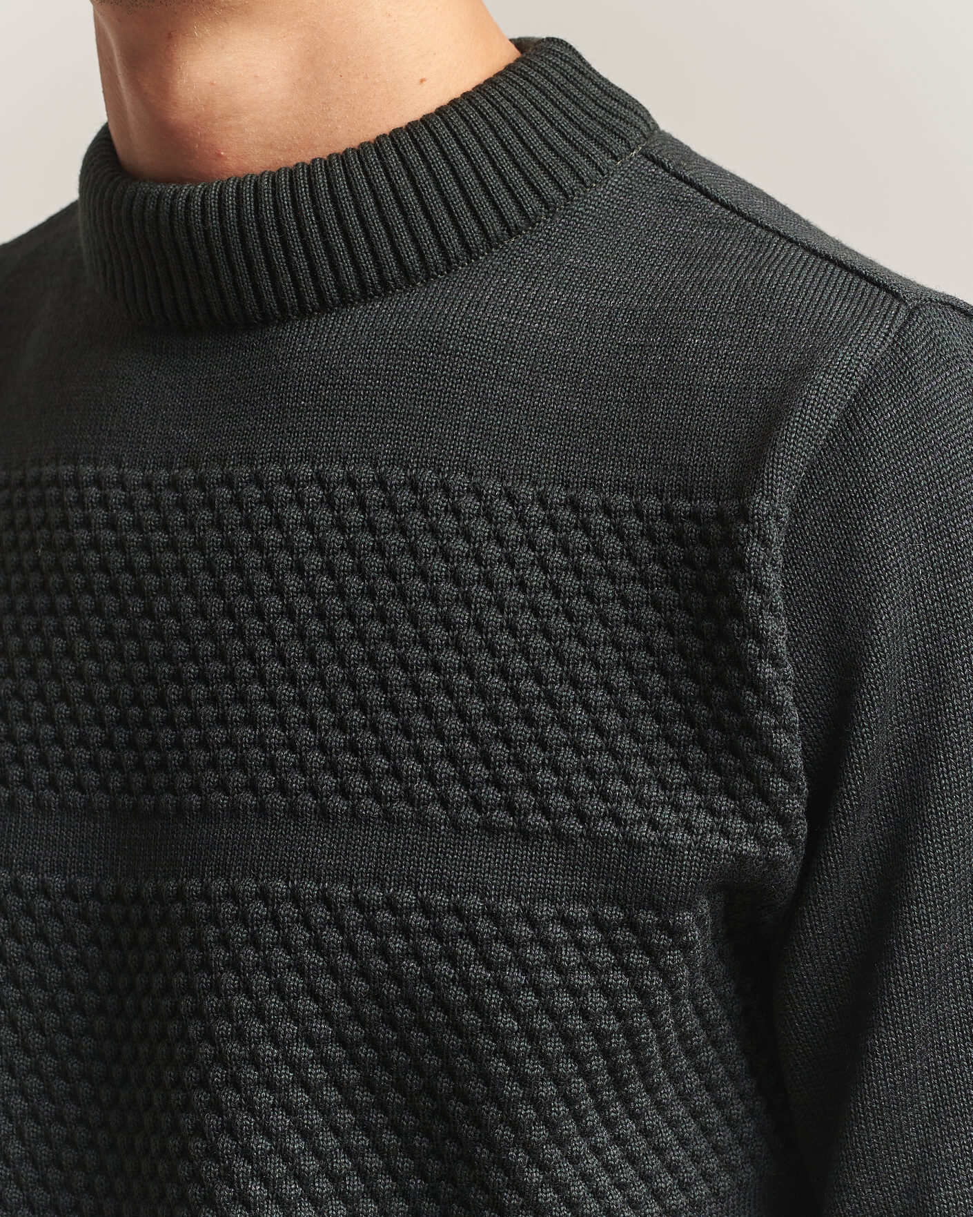 Mies | Puserot | S.N.S. Herning | Fisherman Mock Neck Terrain Green