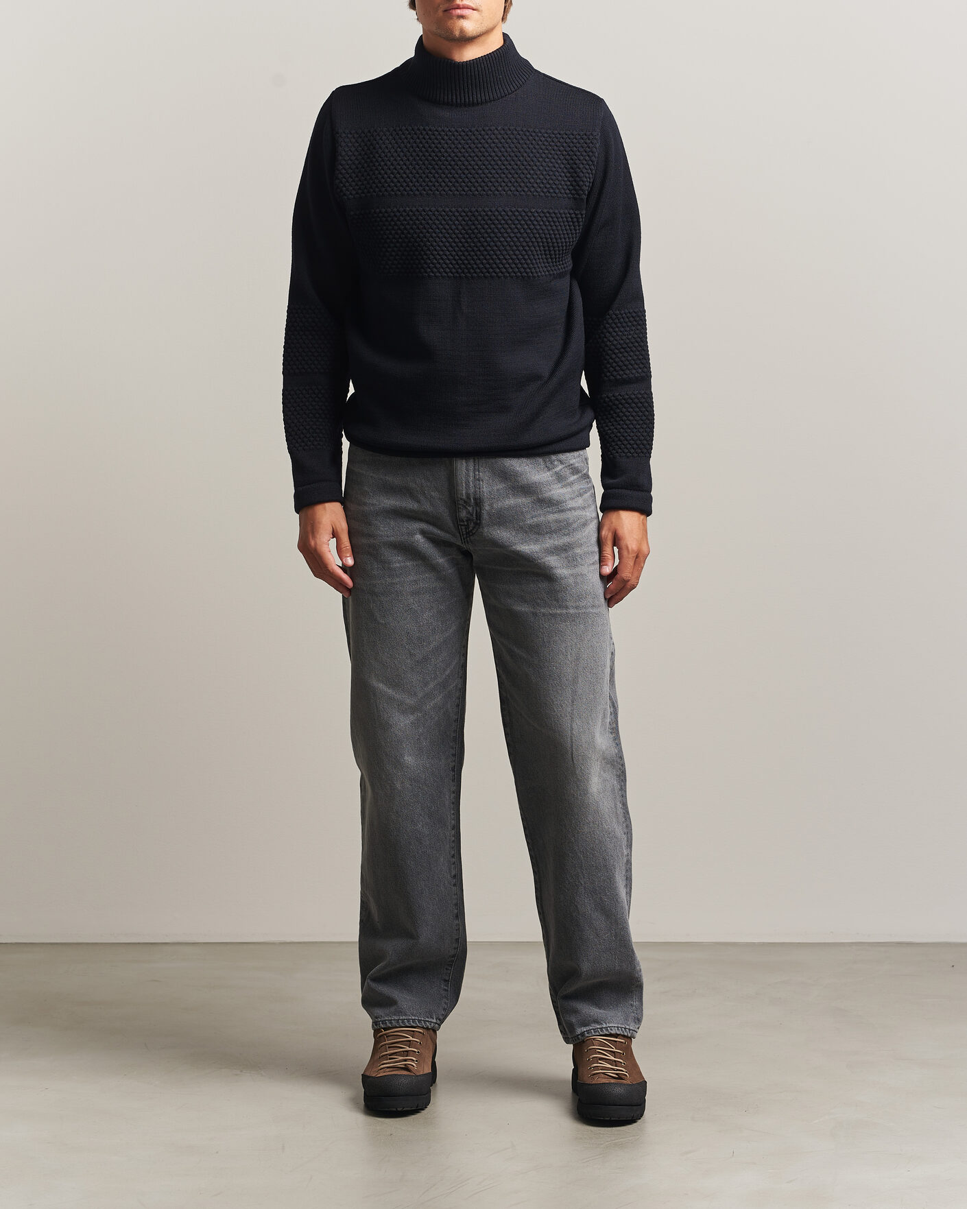 Mies | Puserot | S.N.S. Herning | Fisherman High Neck Navy Blue