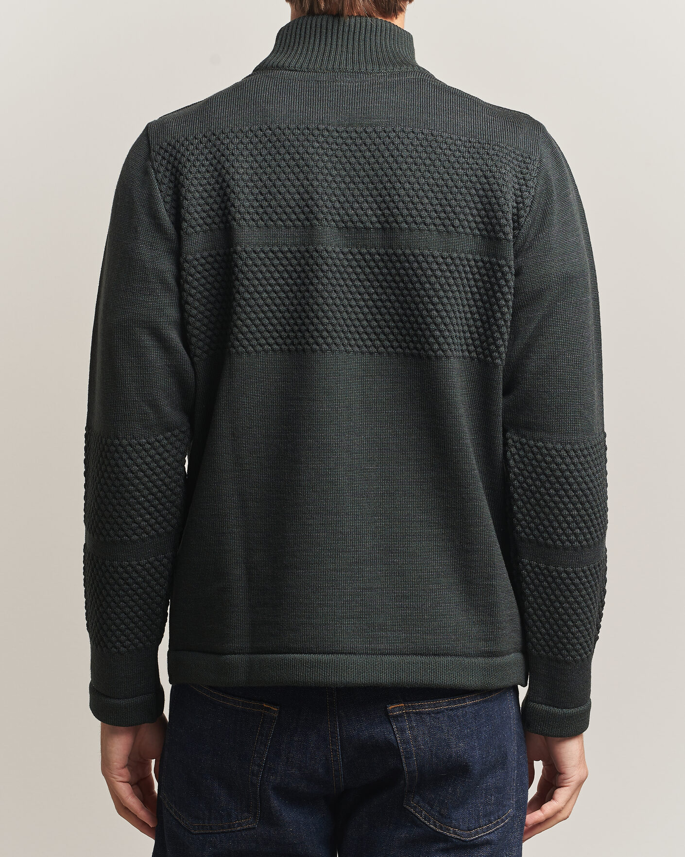 Mies | Puserot | S.N.S. Herning | Fisherman High Neck Terrain Green